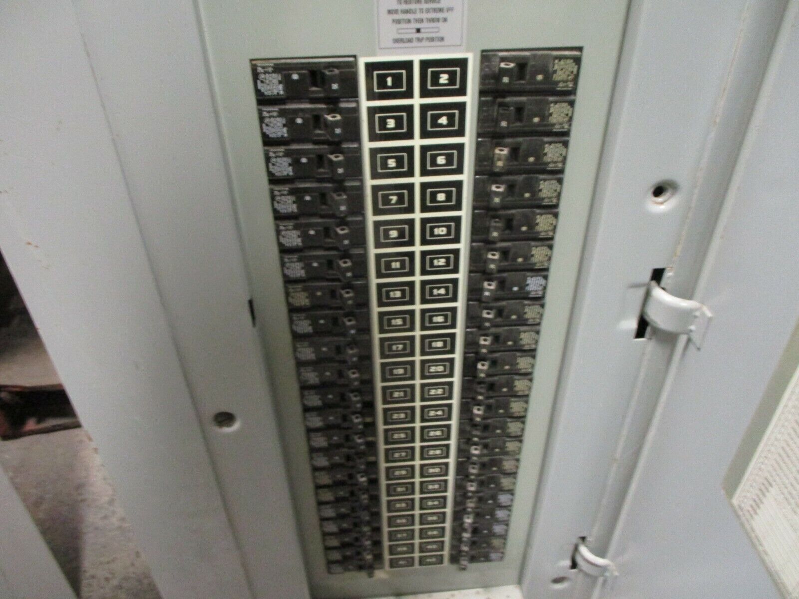 Switchboard Apparatus Main Breaker Circuit Breaker Panel 960784 200A Max 208/120