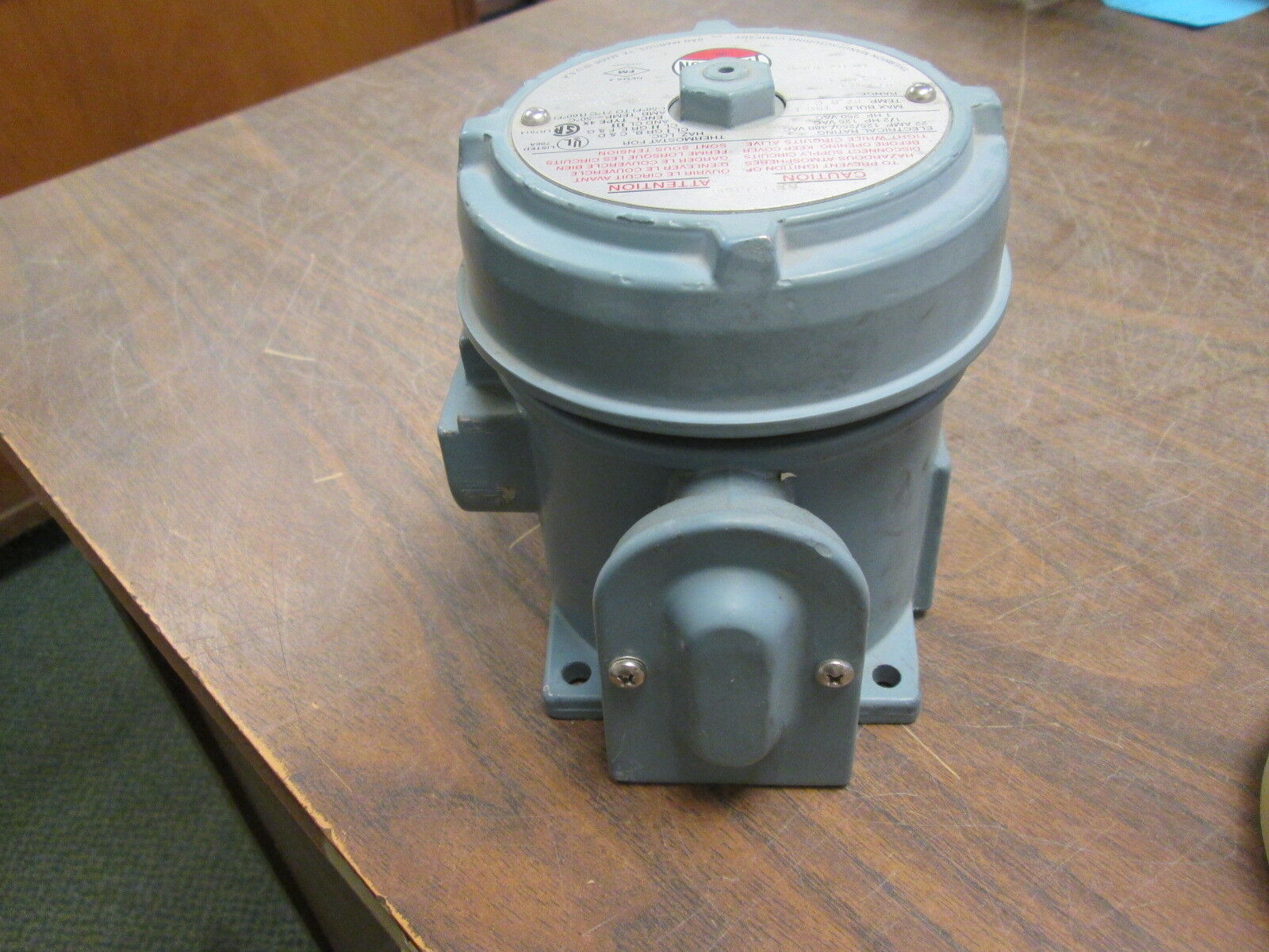 Thermon Explosion Proof Thermostat B7-15140 Range: 15-140°F 22A 125/250/480VAC