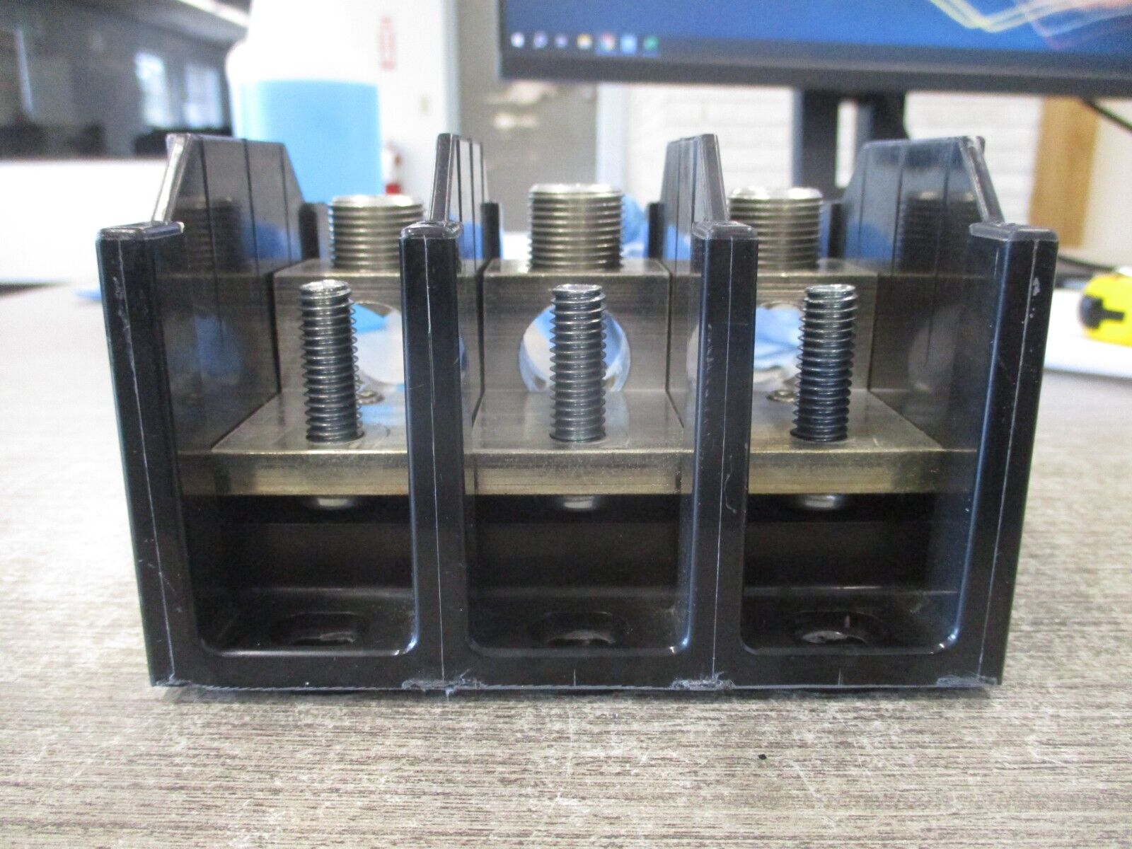 Buss Power Distribution Block 16383-3 380A 600V 3P Line: 500-6 Load: 3/8-16 STUD