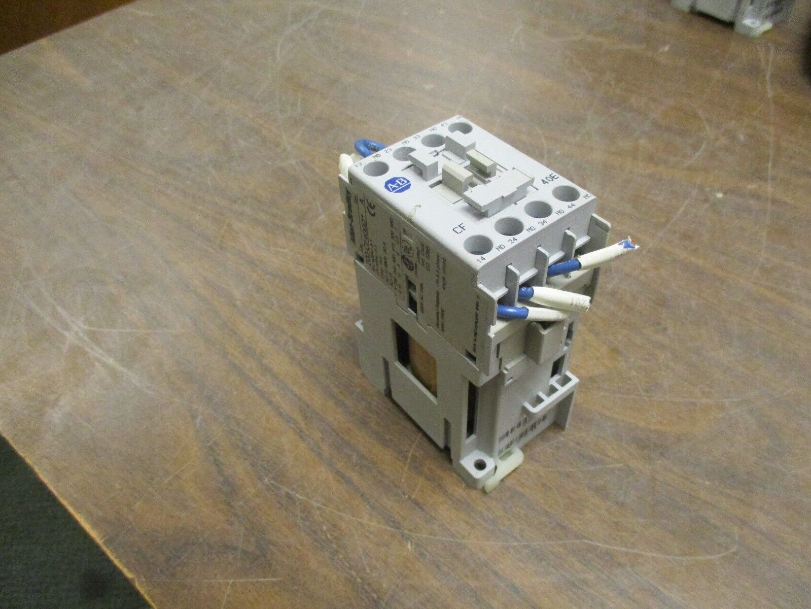 Allen-Bradley Contactor 700-CF400D* 24VDC Coil 25A 600V Used