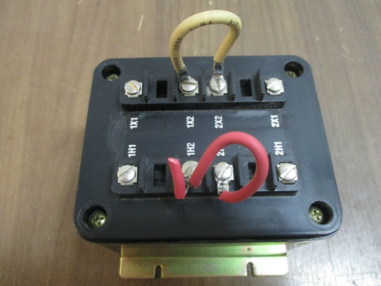 Instrument Transformers Potential Transformer 469-480 Ratio 4:1 Pri: 480V Used