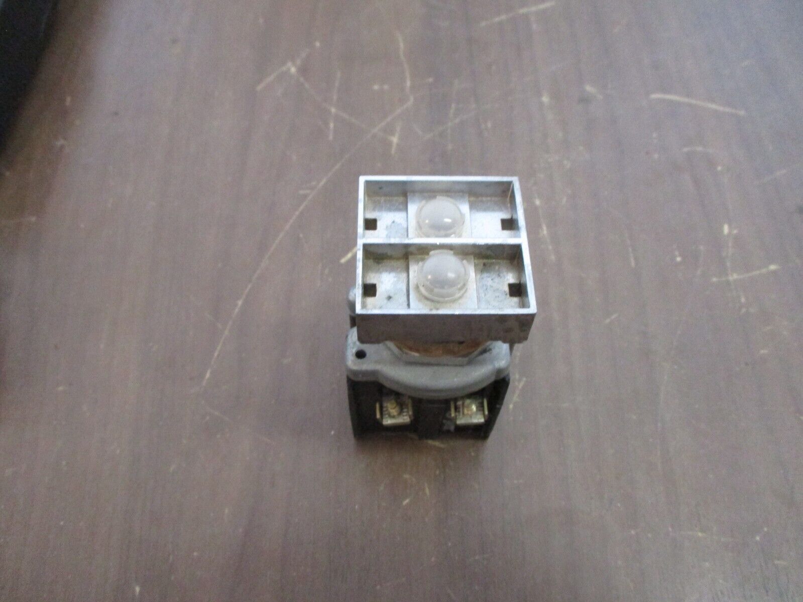 Cutler-Hammer Compact Pushbutton Indicating Light E30CJ 18/24V New Surplus