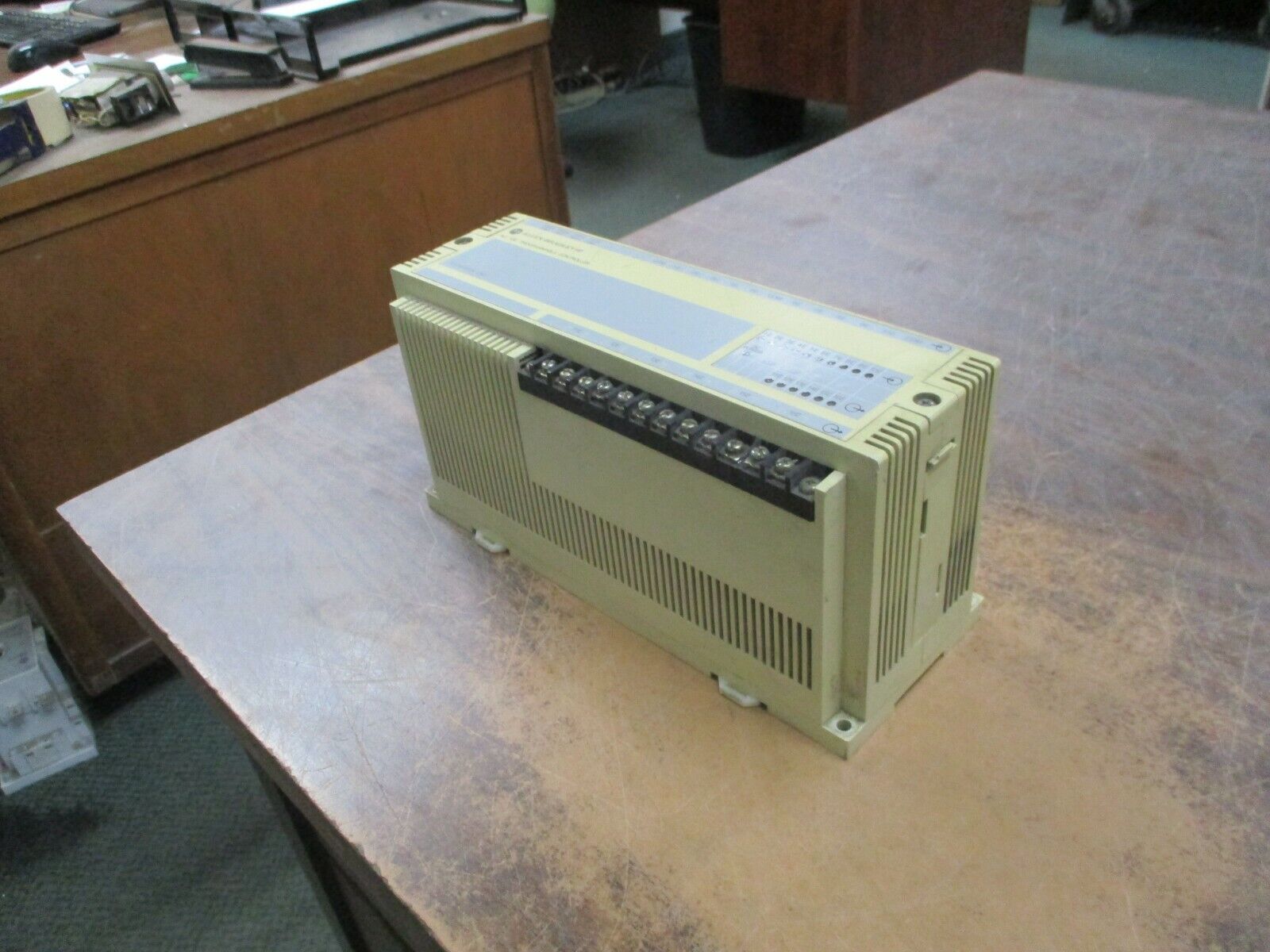 Allen-Bradley SLC 100 Expansion Unit 1745-E101 Ser. B Used