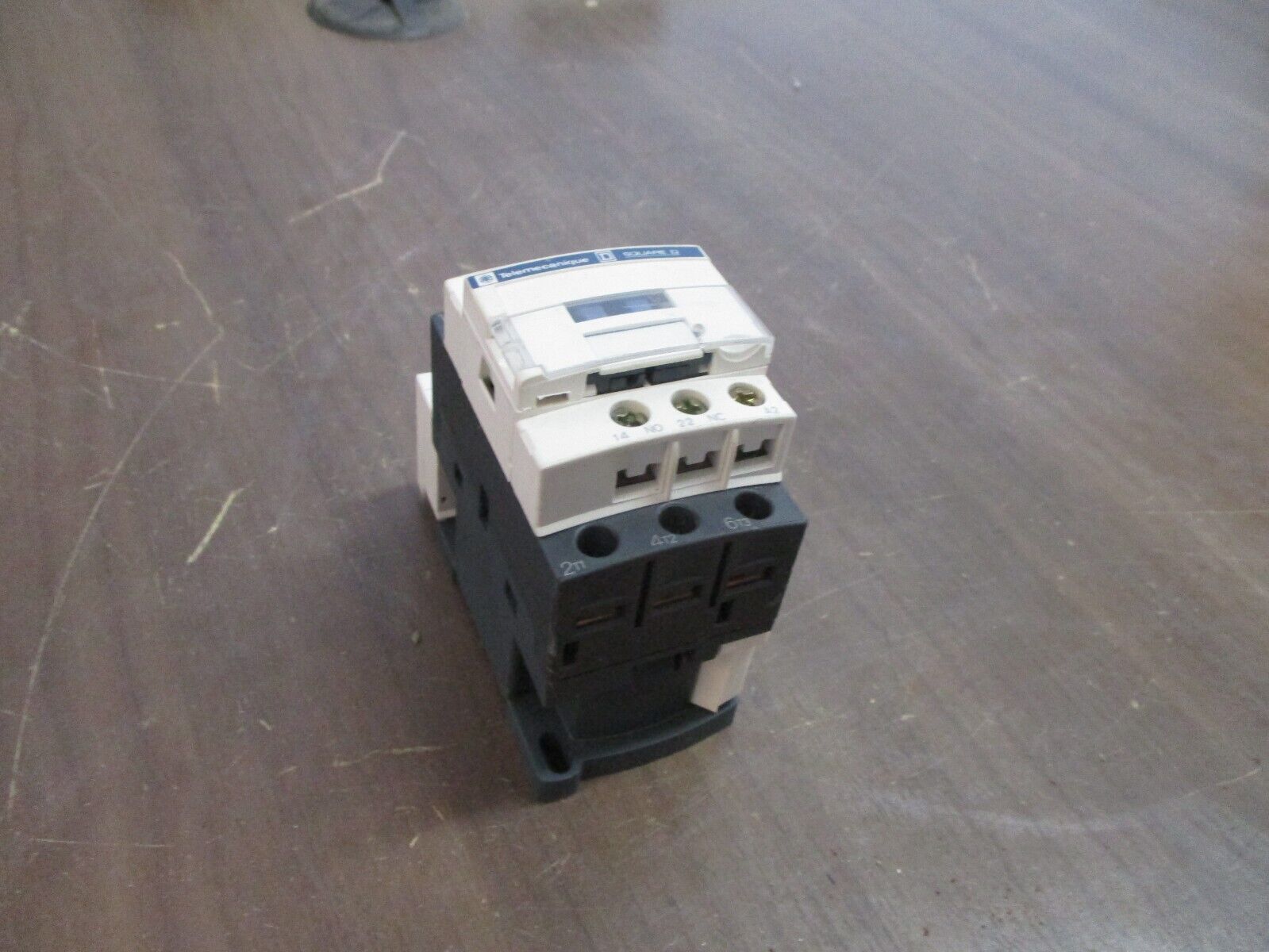 Square D Contactor w/ Mounting Adapter Coil LC1 D09 50-127V Coil Used