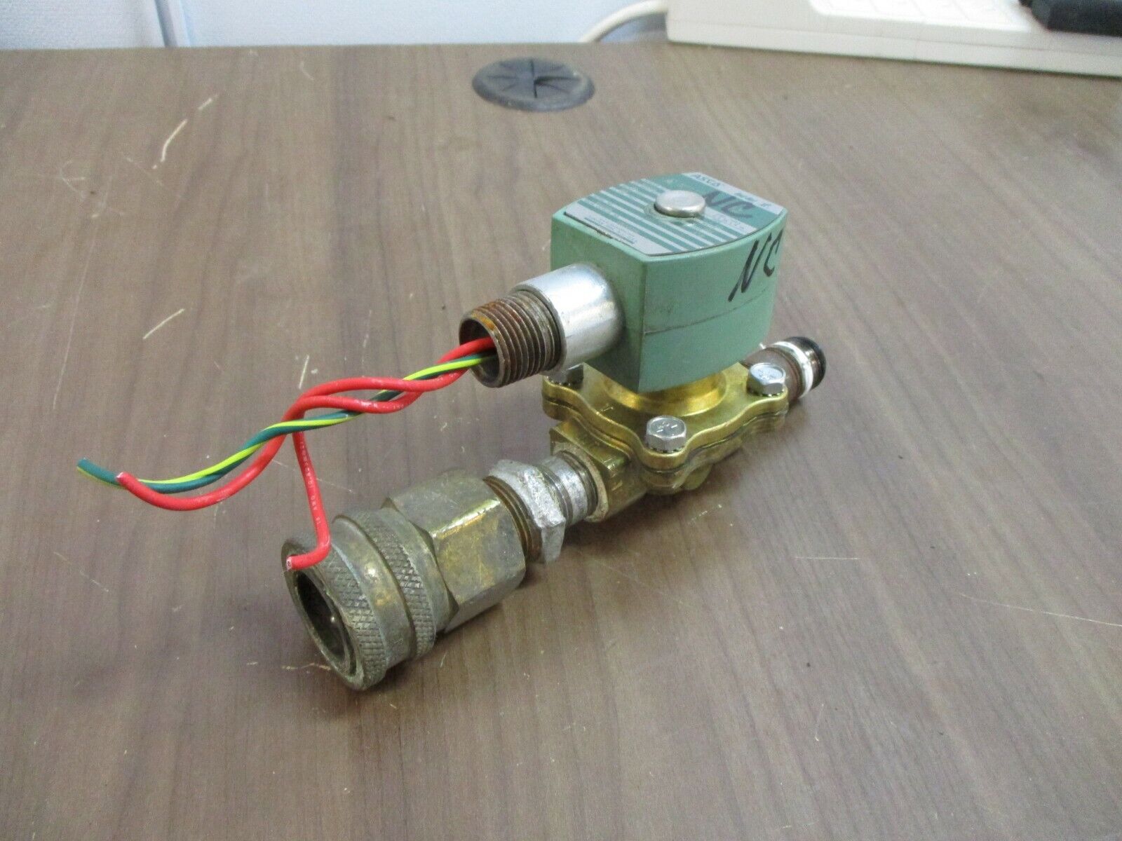 Asco Red-Hat II Solenoid Valve 8210G094 150PSI 10.5W 1/2" Pipe Used