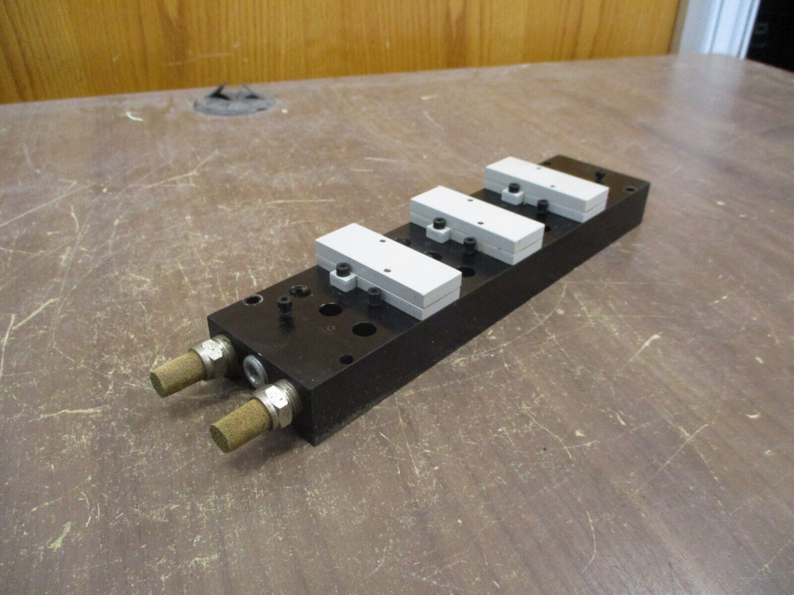 Numatics Air Valve Manifold 7-Slot Used