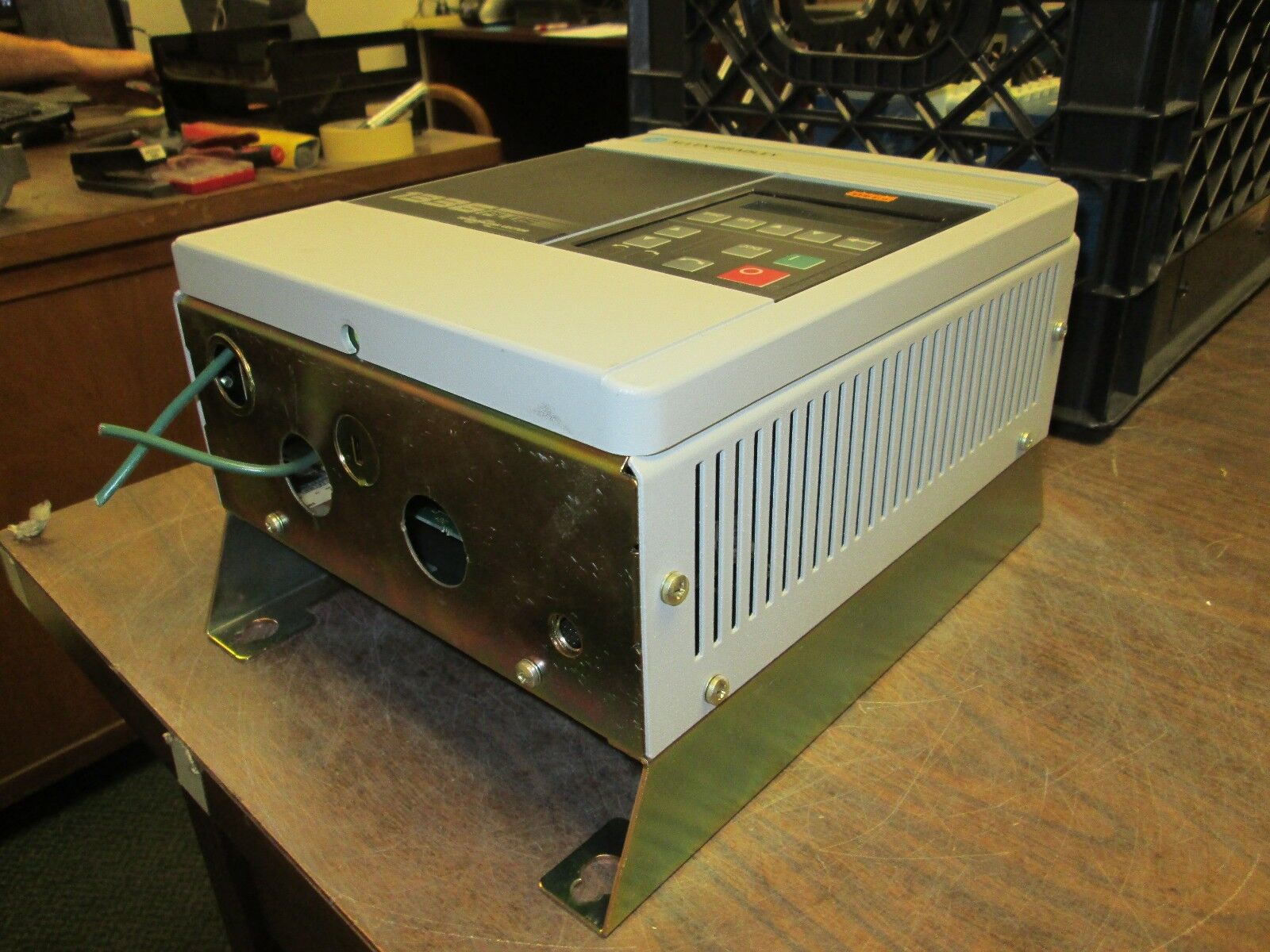 Allen-Bradley 1336 Plus AC Drive 1336S-BRF07-AE-DE4 0.75HP Used- no cover screw