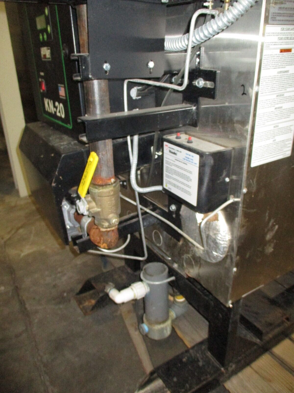 Hydrotherm Low Pressure Cast Iron Boiler KN-20 2,000,000BTU Natural Gas 230V 1Ph