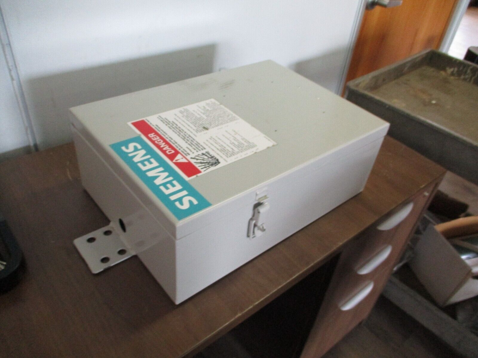 Siemens Accu/Stat MJ-X Voltage Regulator Control Panel C-62008 w/ Enclosure Used