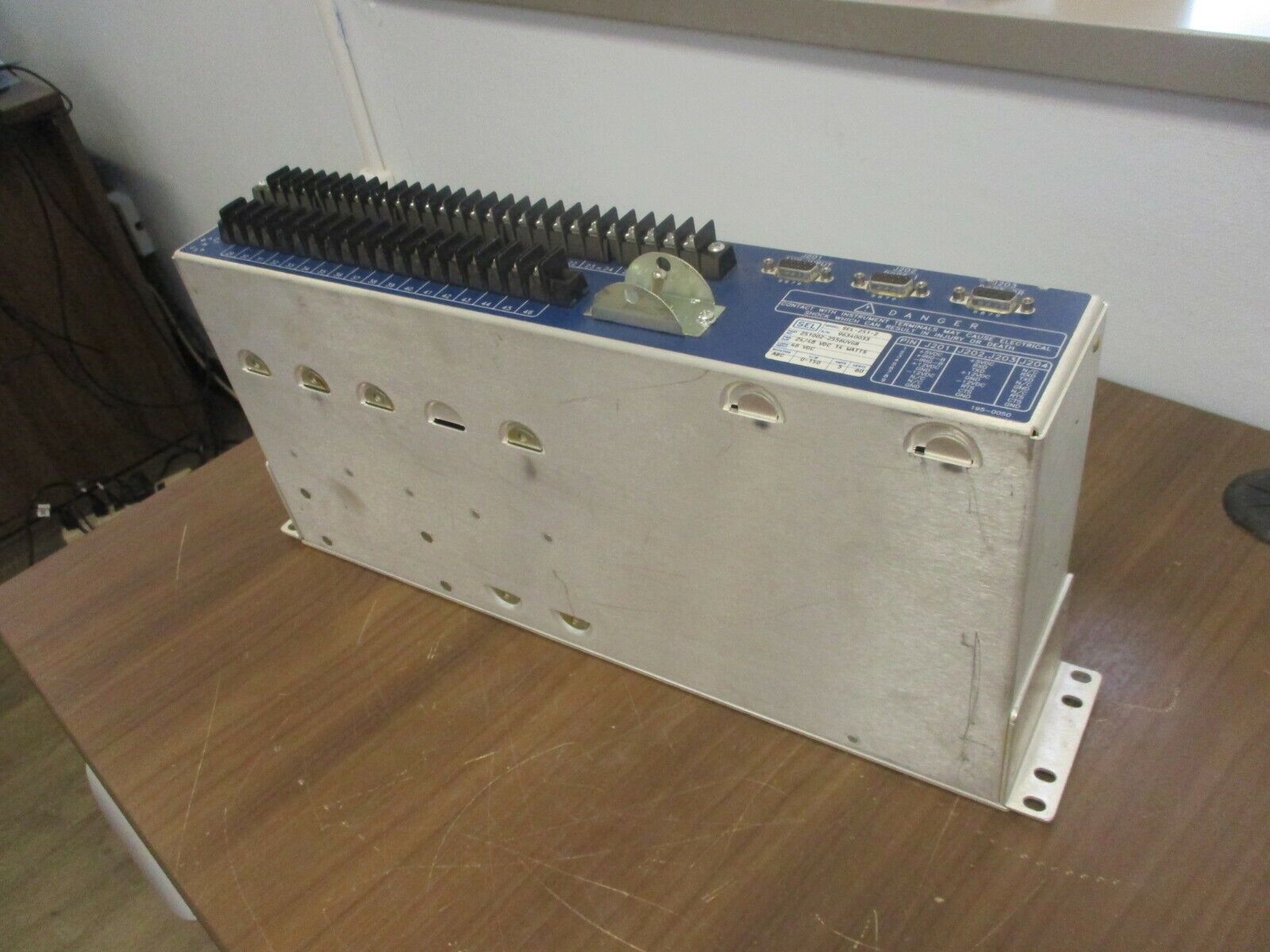SEL Model SEL-251-2 Distribution Relay 251002-2556UVGB Power Supply: 24/48VDC