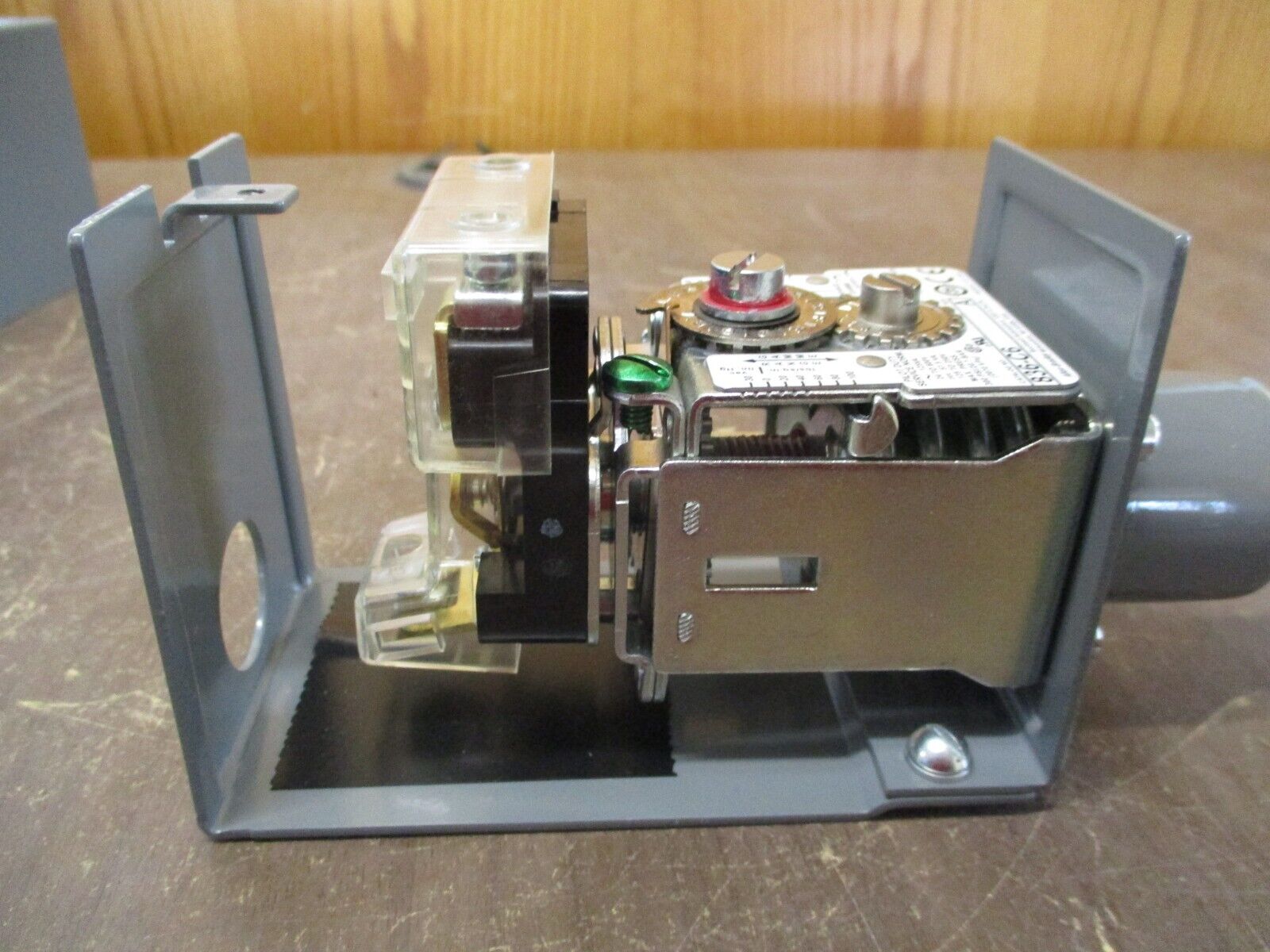 Allen-Bradley Pressure Control 836-C6A Ser. A New Surplus