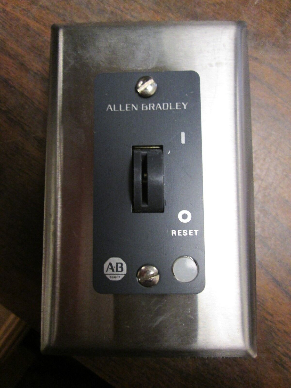 Allen-Bradley Manual Motor Starter 600-TQX 277V Max New Surplus