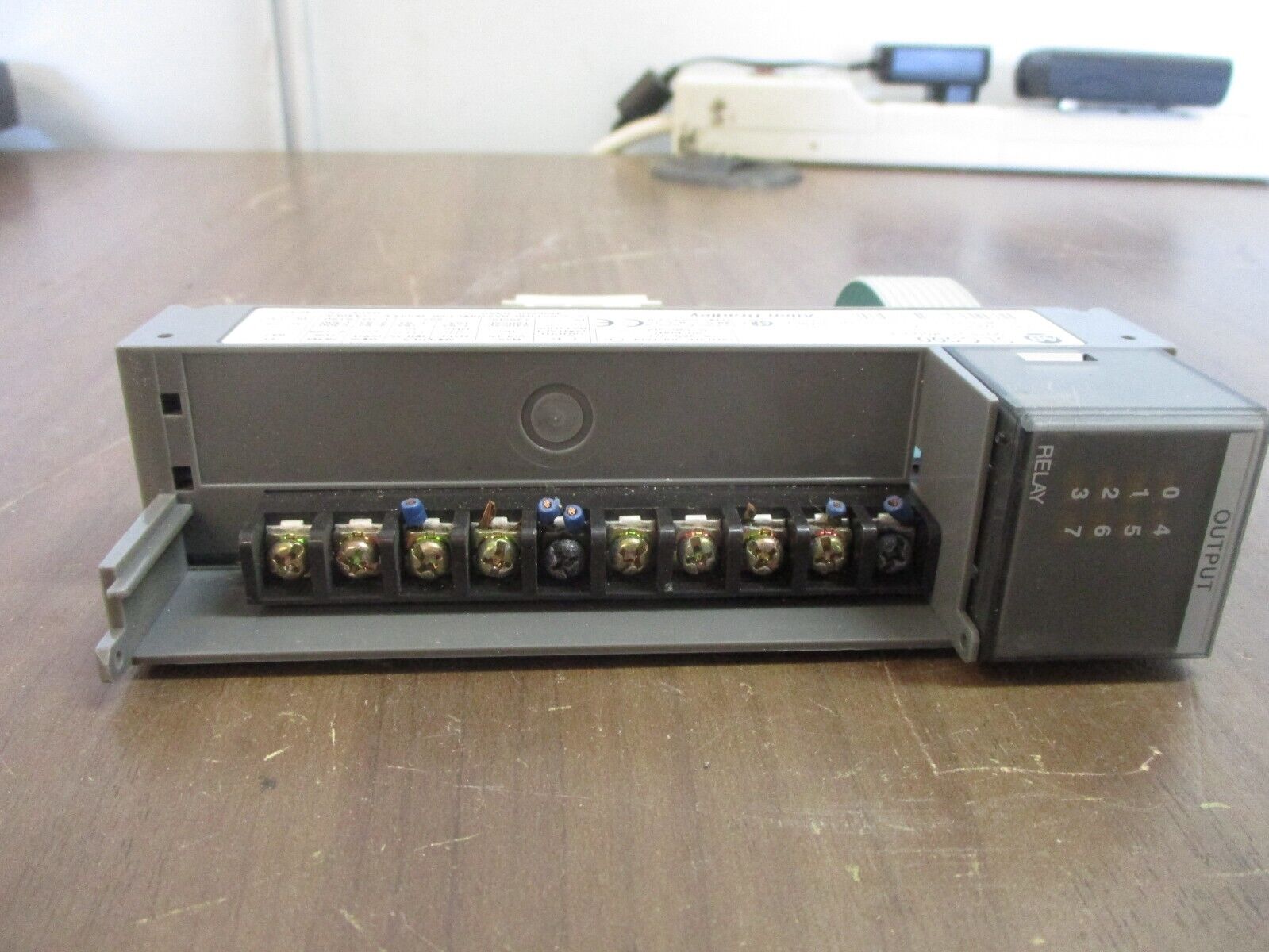 Allen-Bradley SLC 500 Output Module 1746-OW8 Ser. A *No Terminal Cover* Used