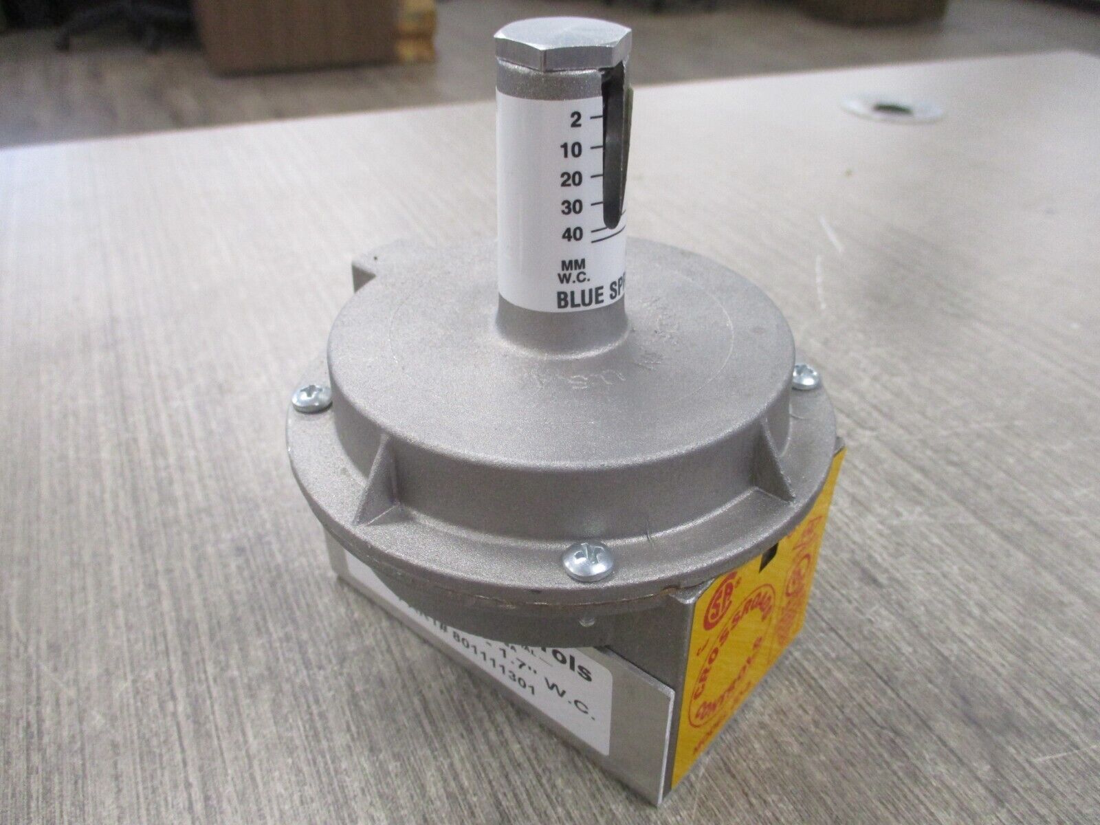 Crossroads Controls JD-2 Blue Pressure Switch 801111301 *No Box* New Surplus