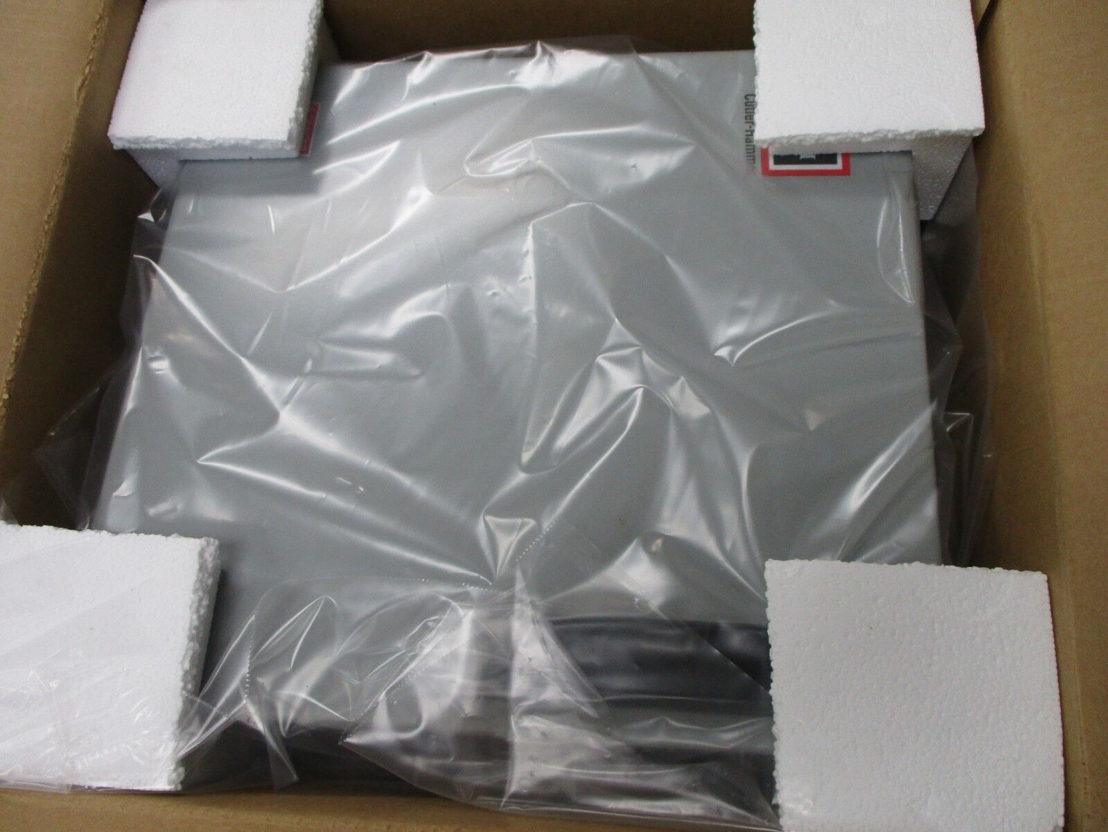 Cutler-Hammer Enclosed Lighting Contactor	ECL03C1Q9A 24V Coil 30A 208V