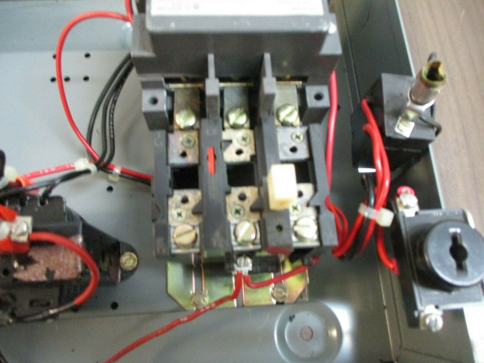 Westinghouse Enclosed Size 1 Starter B200J1CA-ALT 120V Coil Nema 12 Enclosure