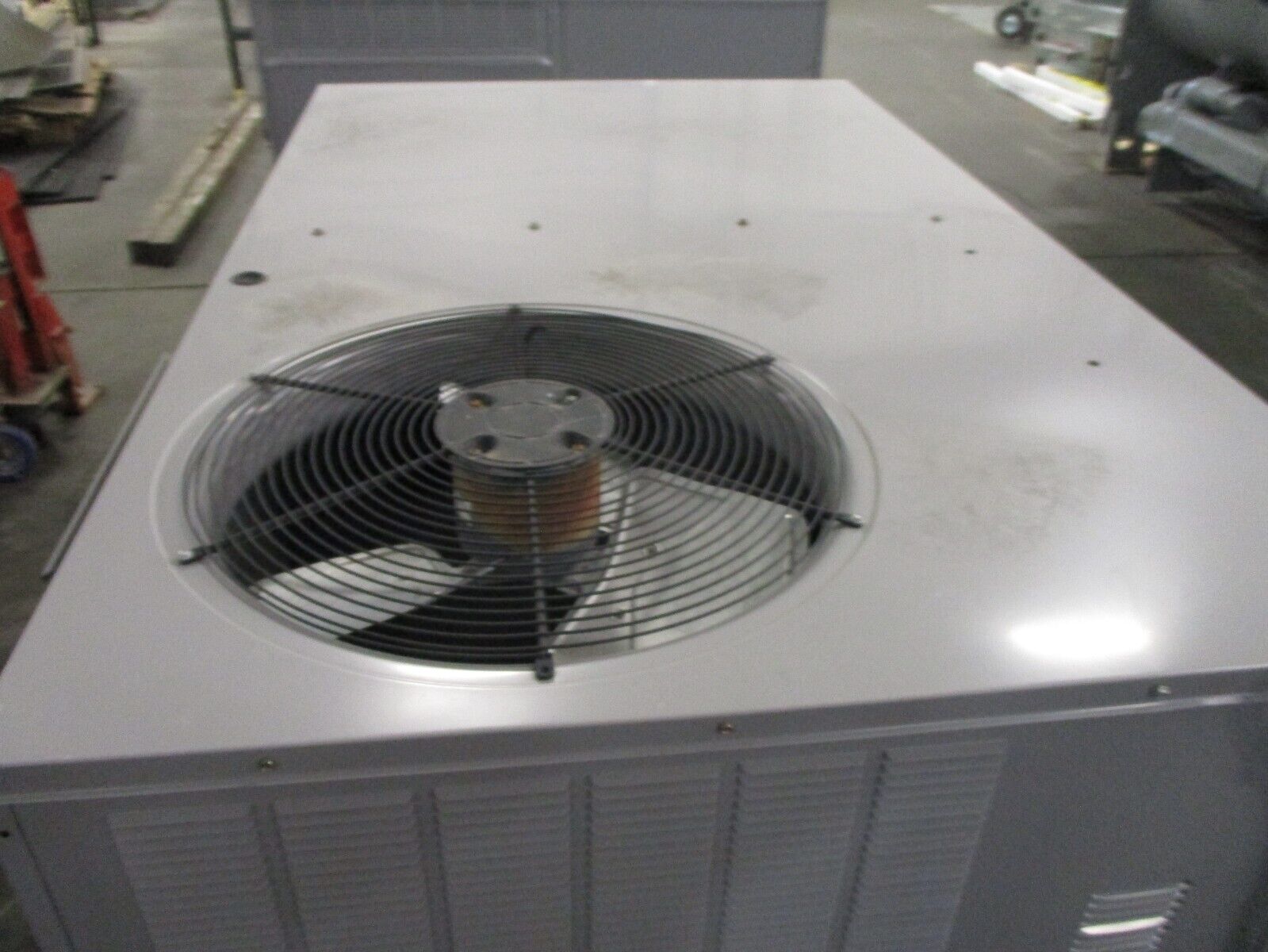 Bryant 581J Rooftop Unit 581JP06A115A2A0AAA 5 Ton 208/230V MFD 2015 Used