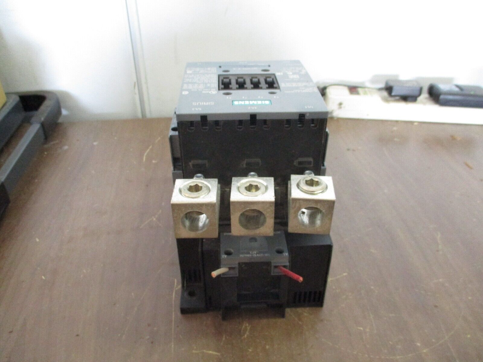 Siemens Sirius Contactor 3RT1055-6...6  110-127V Coil 195A 600V Used