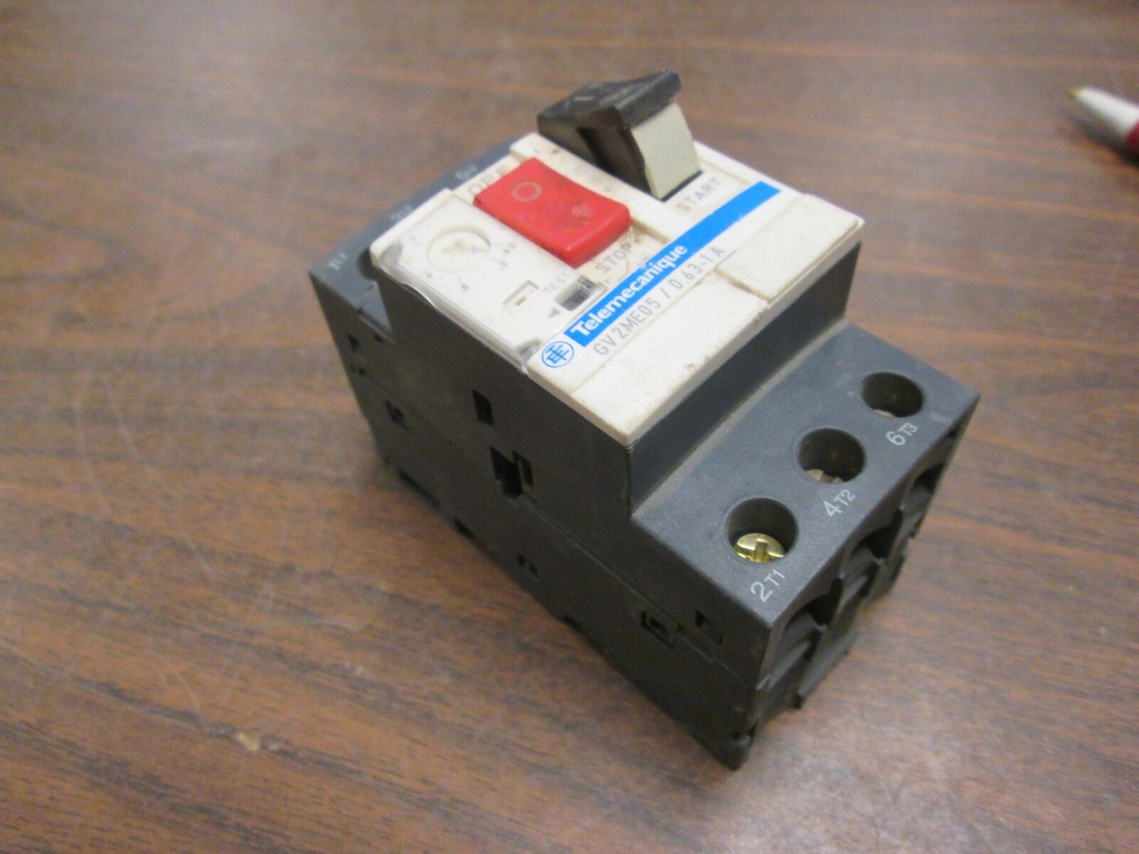 Telemecanique Manual Motor Starter GV2ME05 Range: 0.63-1A Used