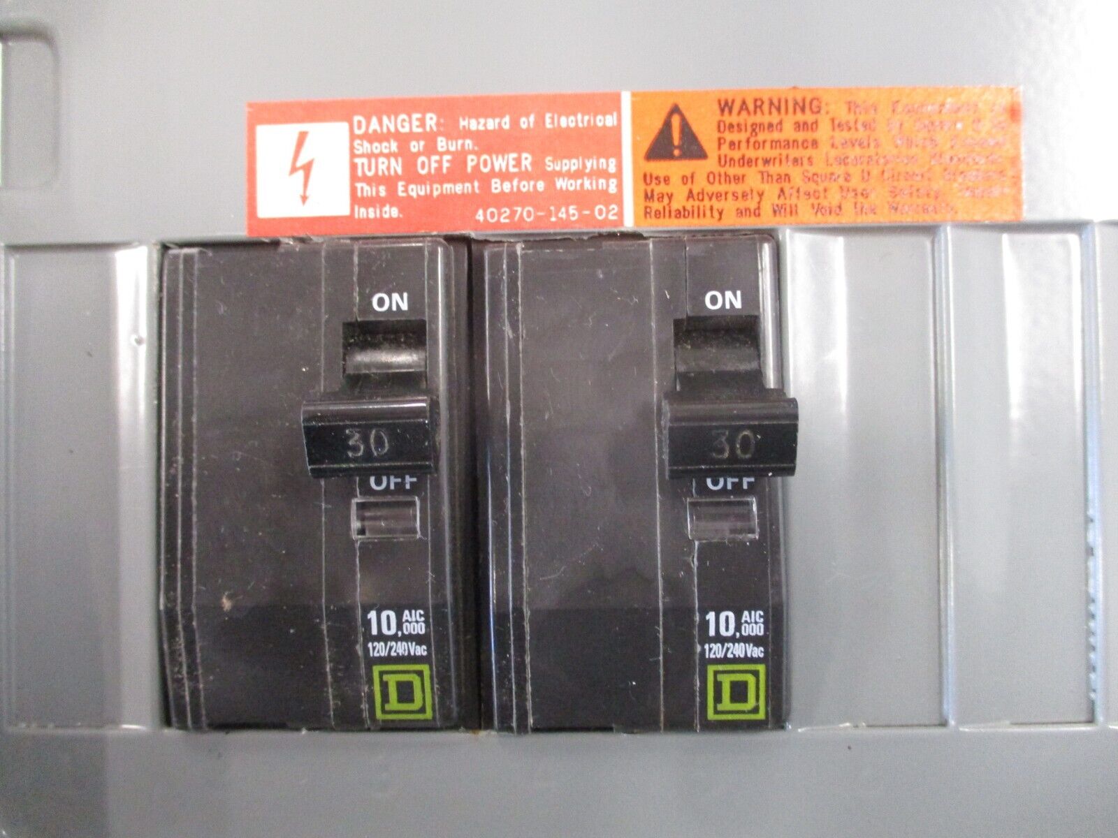 Square D QO Main Lug Load Center QO8-16L100 100A 120/240V 1Ph 3W 8-Slot