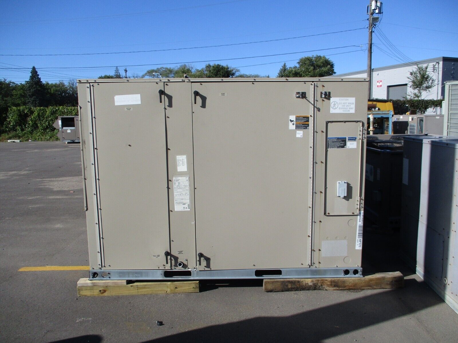 Lennox LCH Rooftop Unit LCH360H4BP1G 30 Ton Electric Heat 68.9KW Heat 480V 3Ph