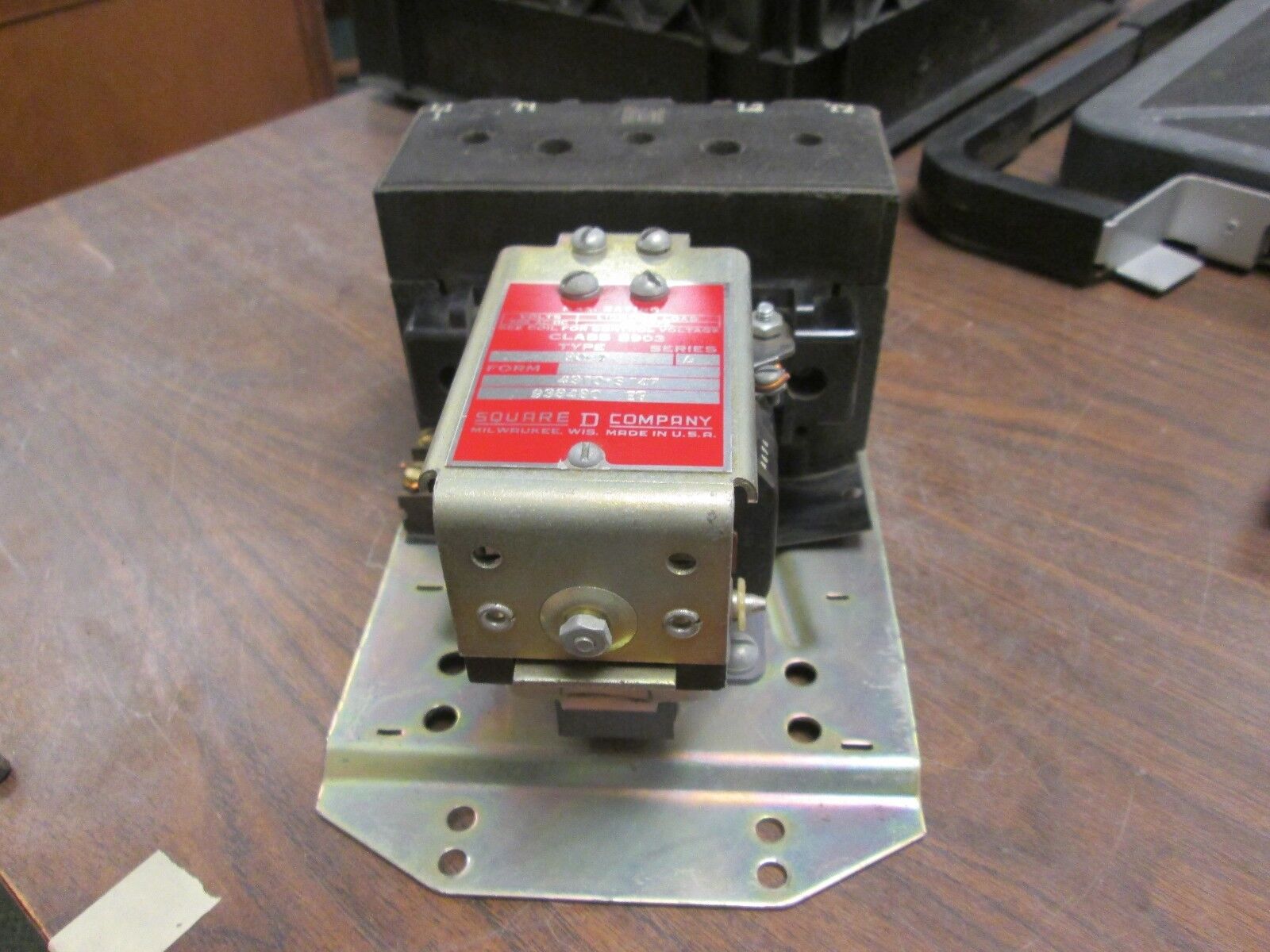 Square D Lighting Contractor 8903 PO-1 60A 120V Coil 300V Used