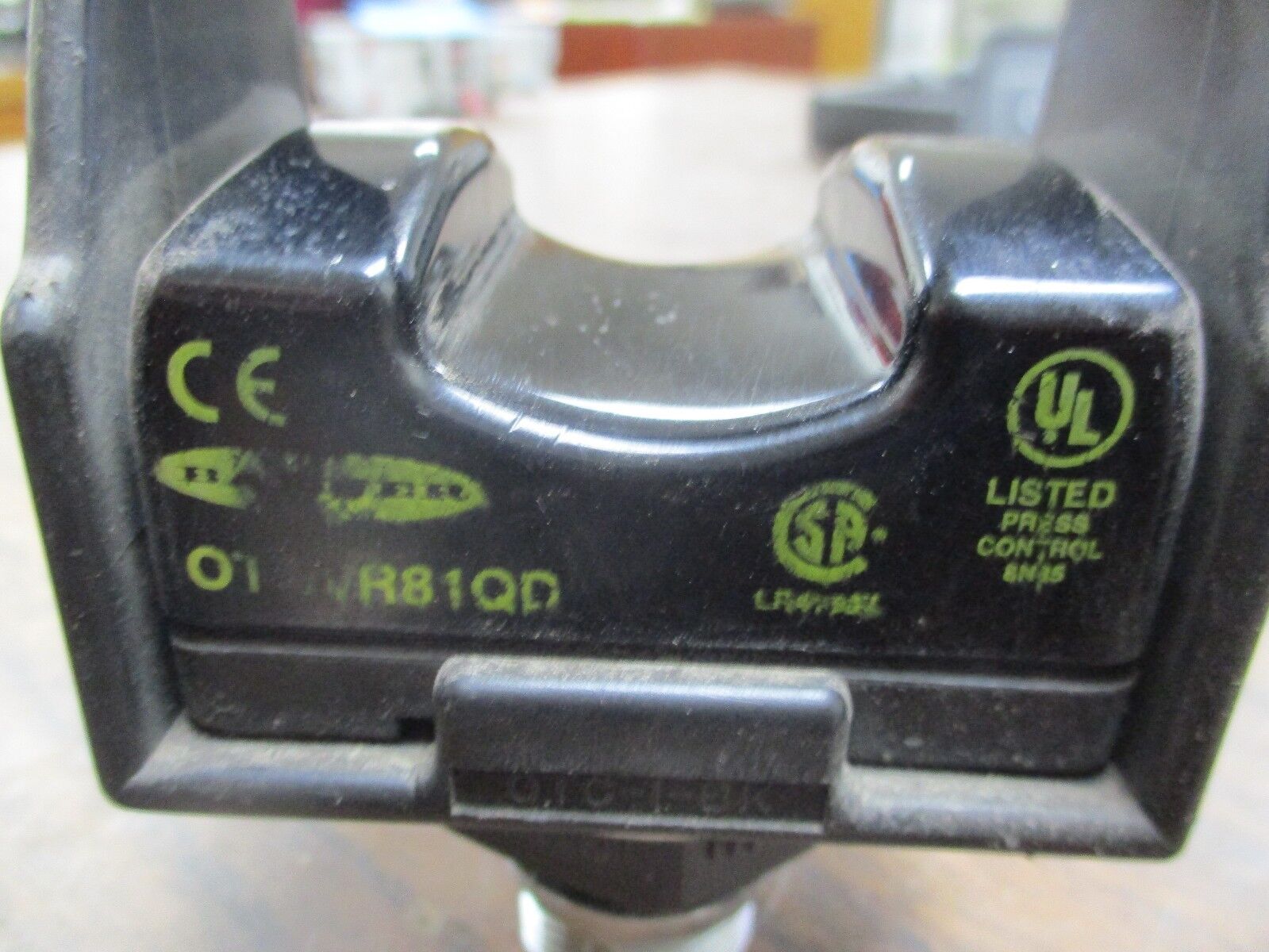 Banner Touch Switch OTBVR81QD Used