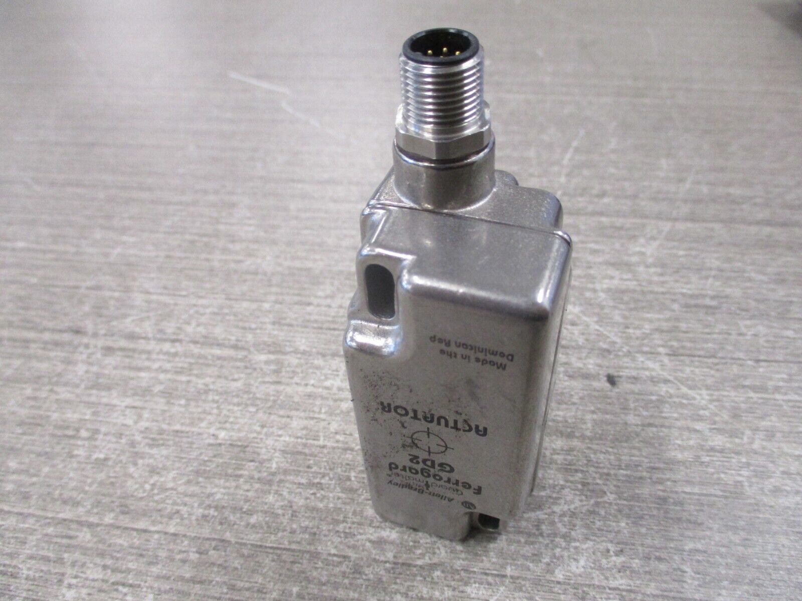 Allen-Bradley GuardMaster Ferrogard Safety Switch GD2 21 DC 24VDC w/Actuator Use