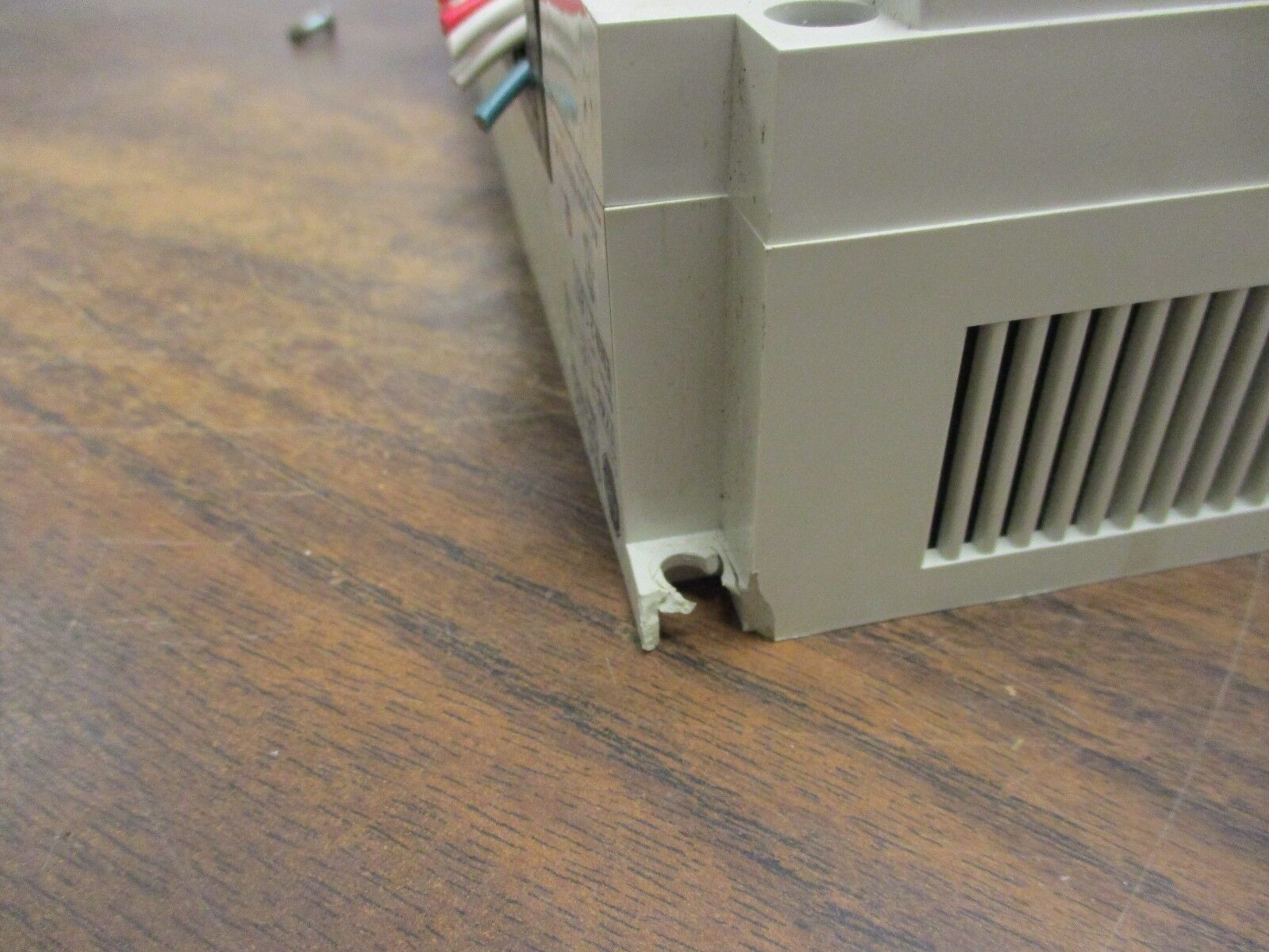 Allen-Bradley SLC 150 Expansion Unit 1745-E151 Ser B Broken Mounting Foot* Used