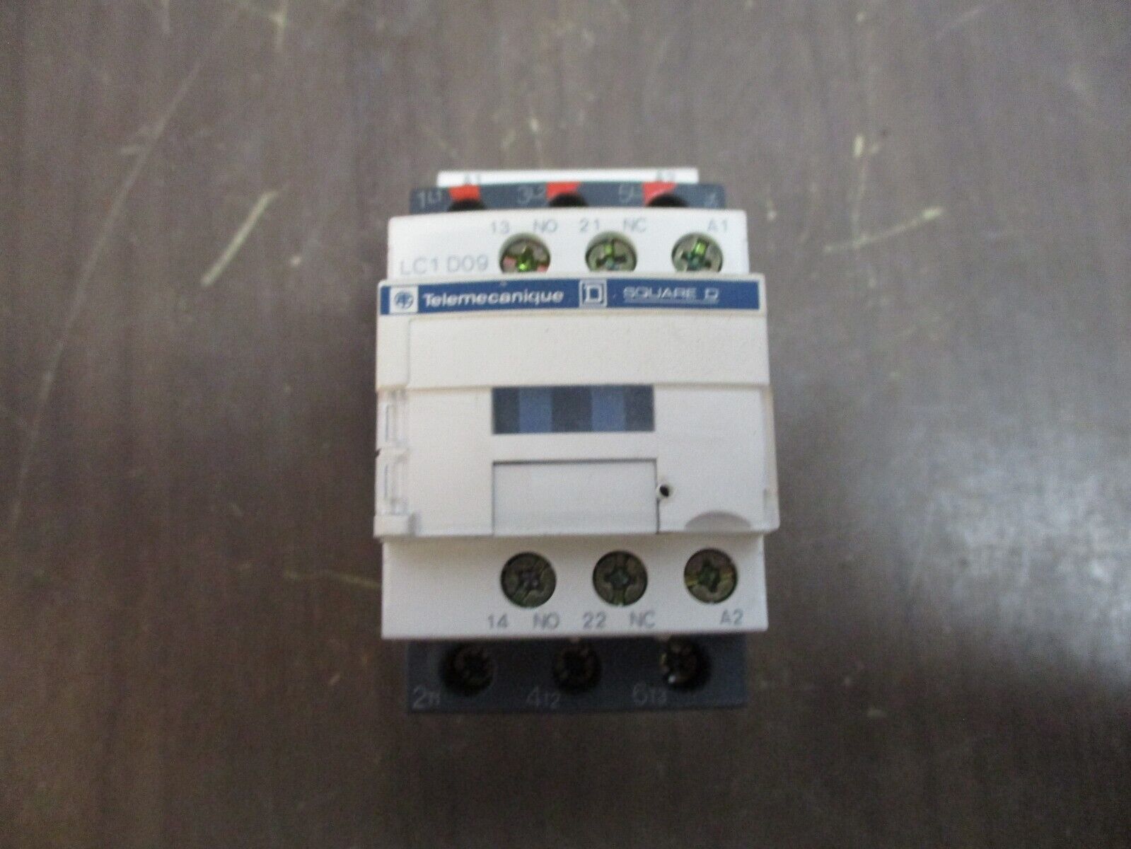 Square D Contactor w/ Mounting Adapter Coil LC1 D09 50-127V Coil Used