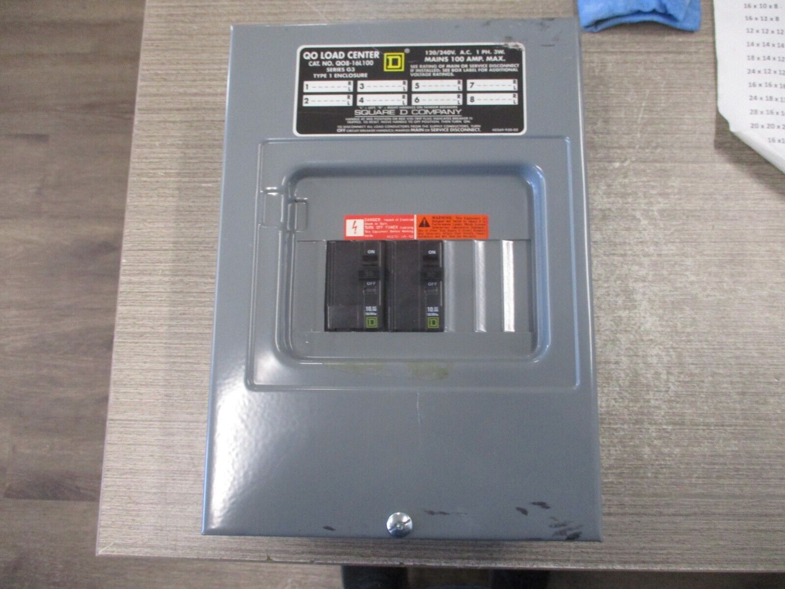 Square D QO Main Lug Load Center QO8-16L100 100A 120/240V 1Ph 3W 8-Slot