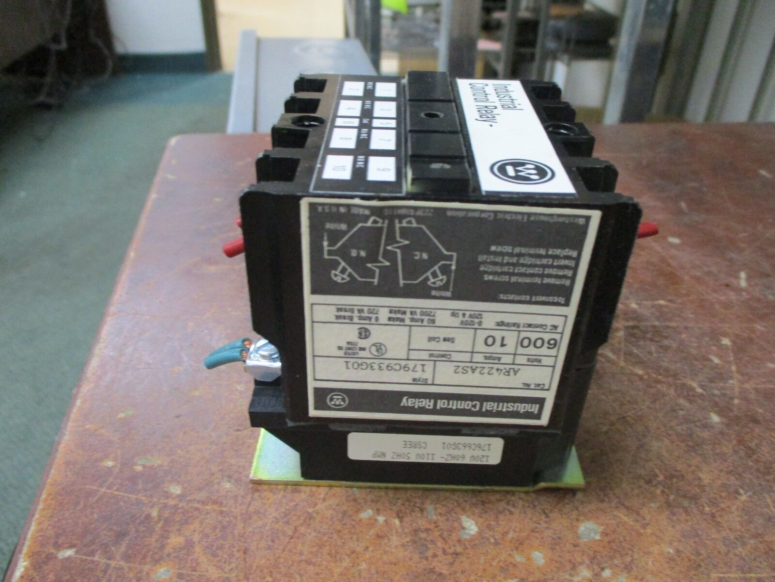 Westinghouse	Control Relay AR422AS2 10A 600V 120V Coil Used