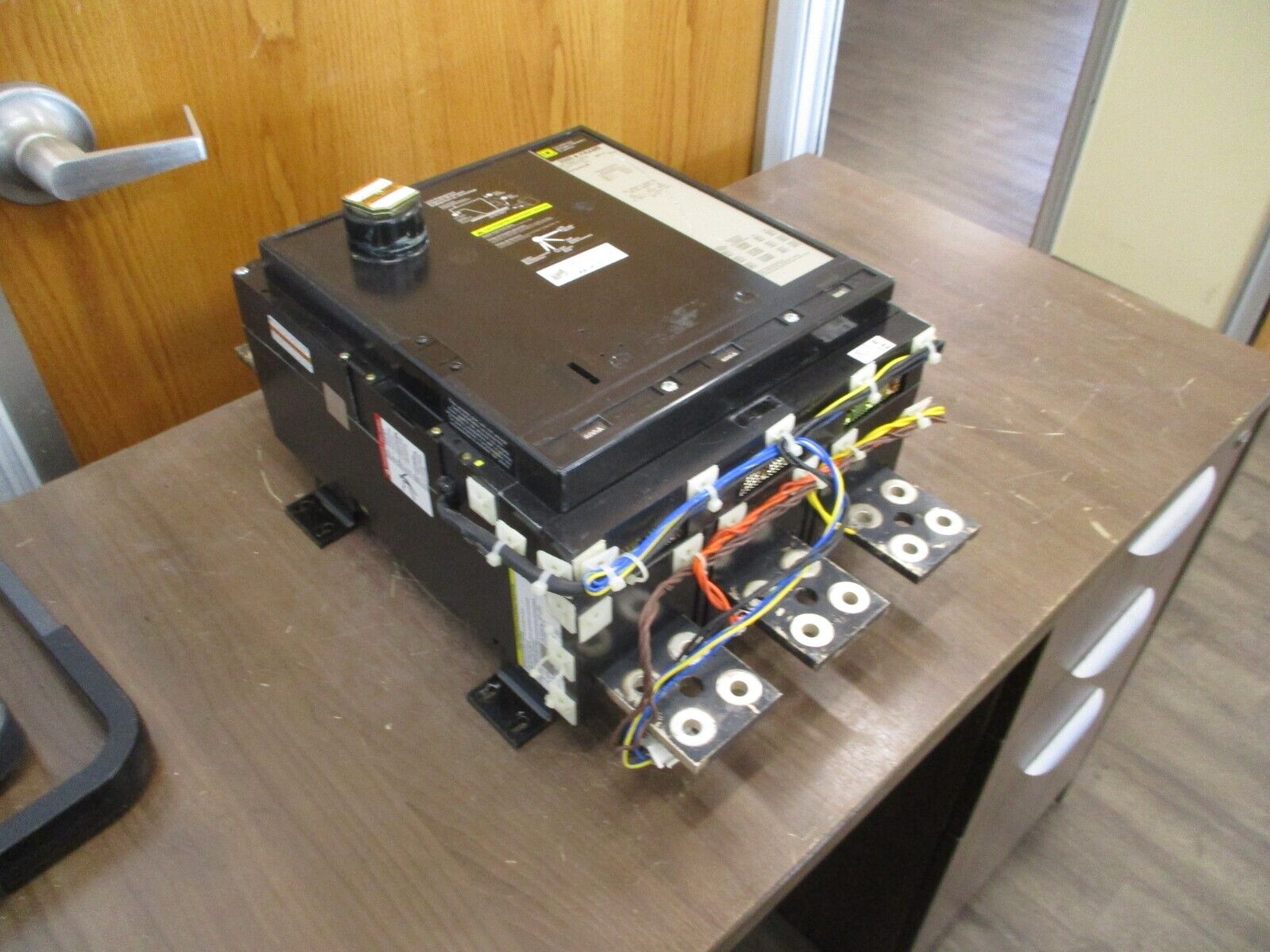 Square D Circuit Breaker PHF3616001386 1600A 600V Used