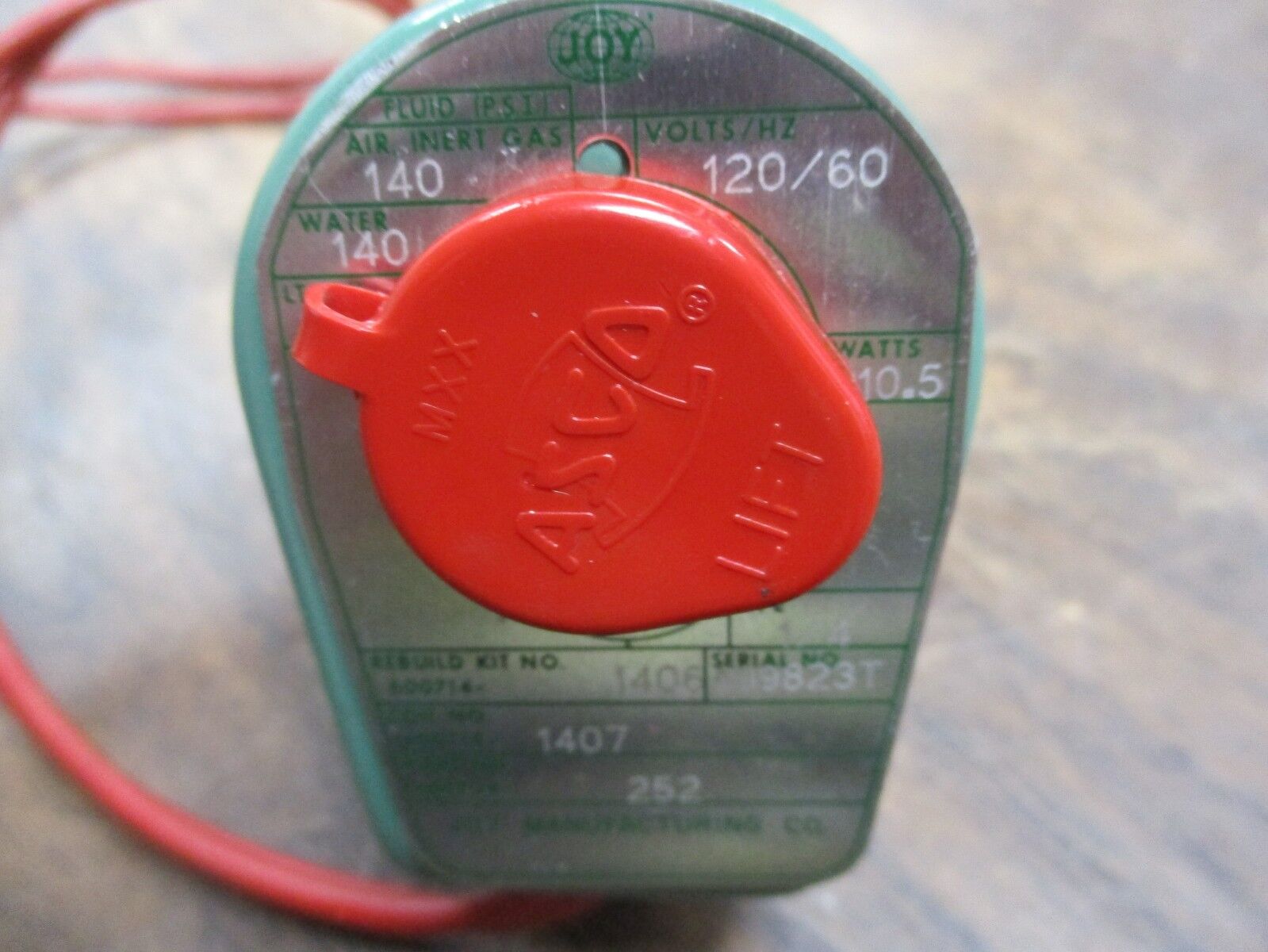 Joy Solenoid Valve 600734-252 140PSI 120V 60Hz 1/4" Pipe Used