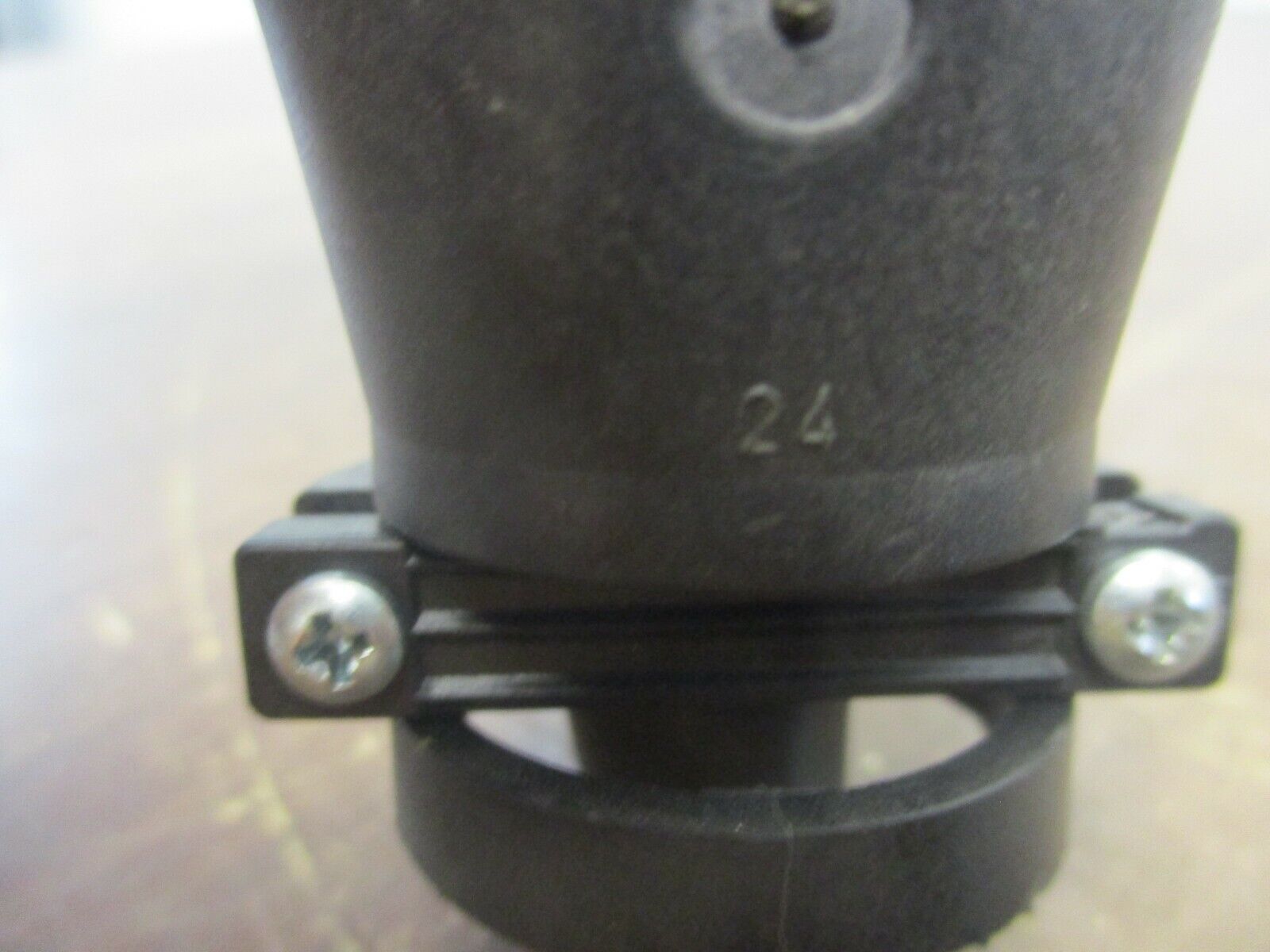 SOURIAU/BURNDY UTG Series Connector 24-5 5-Pin Used