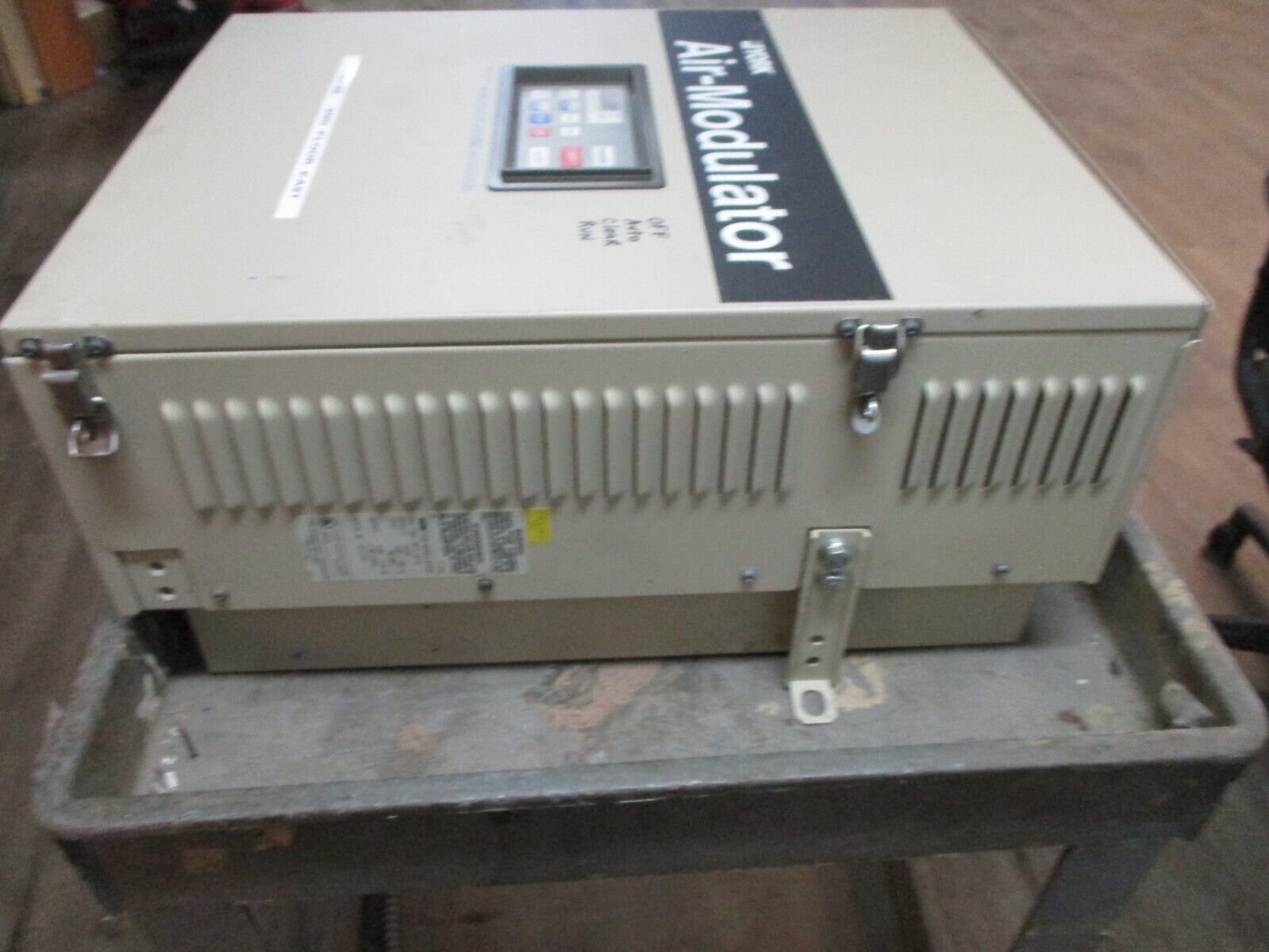 York Air Modulator AMIV-20-46 22kVA 3Ph Input: 460V 30A 3P 50/60Hz Used