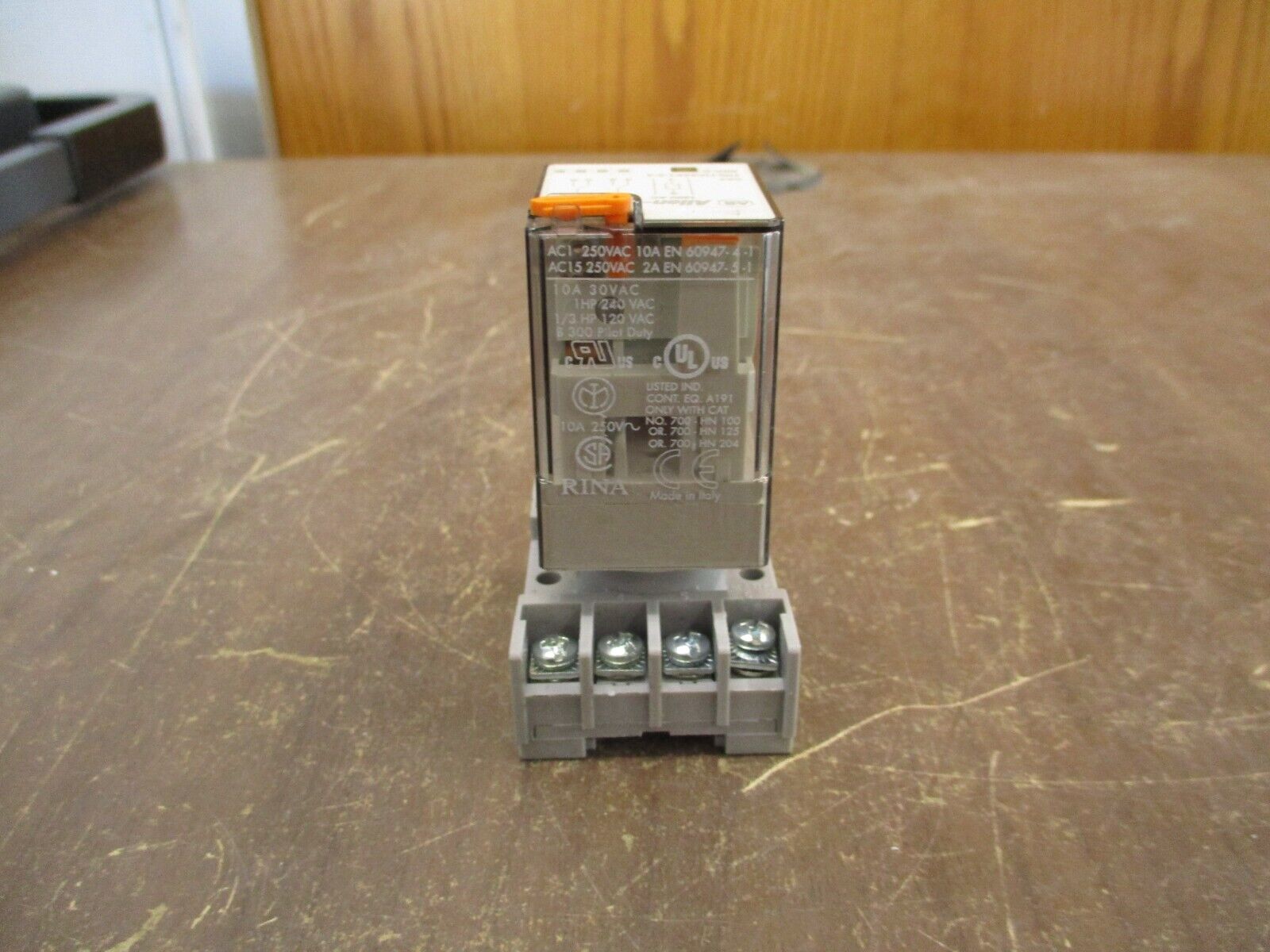 Allen-Bradley Relay 700-HA32A1-3-4 Ser. D 120V Coil w/ Base Used