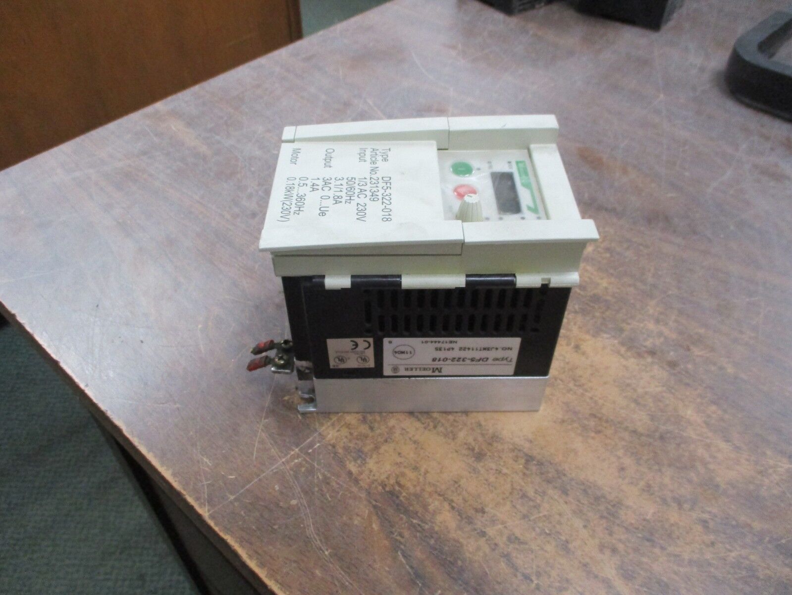 Moeller AC Drive DF5-322-018 0.18KW/0.25HP *Broken Cover Clamp* Used