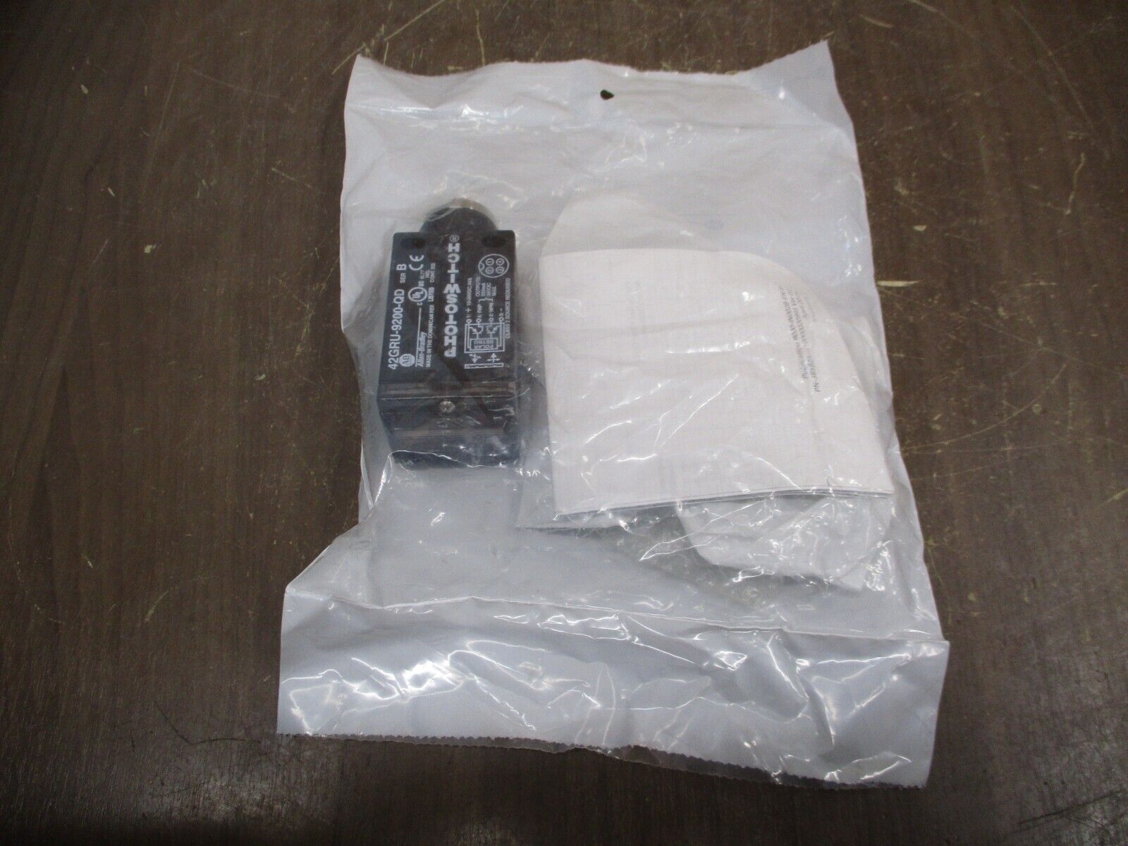 Allen-Bradley Photoswitch 42GRU-9200-QD Ser. B New Surplus