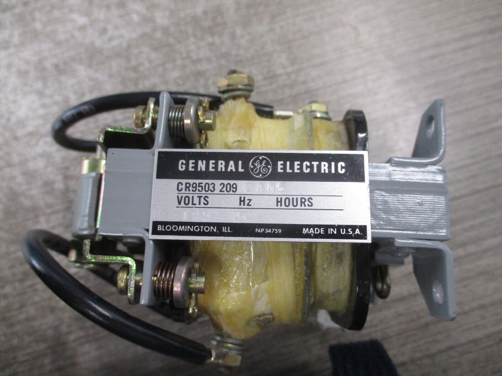 GE Solenoid CR9503 209 CAN5 125VDC Coil Used