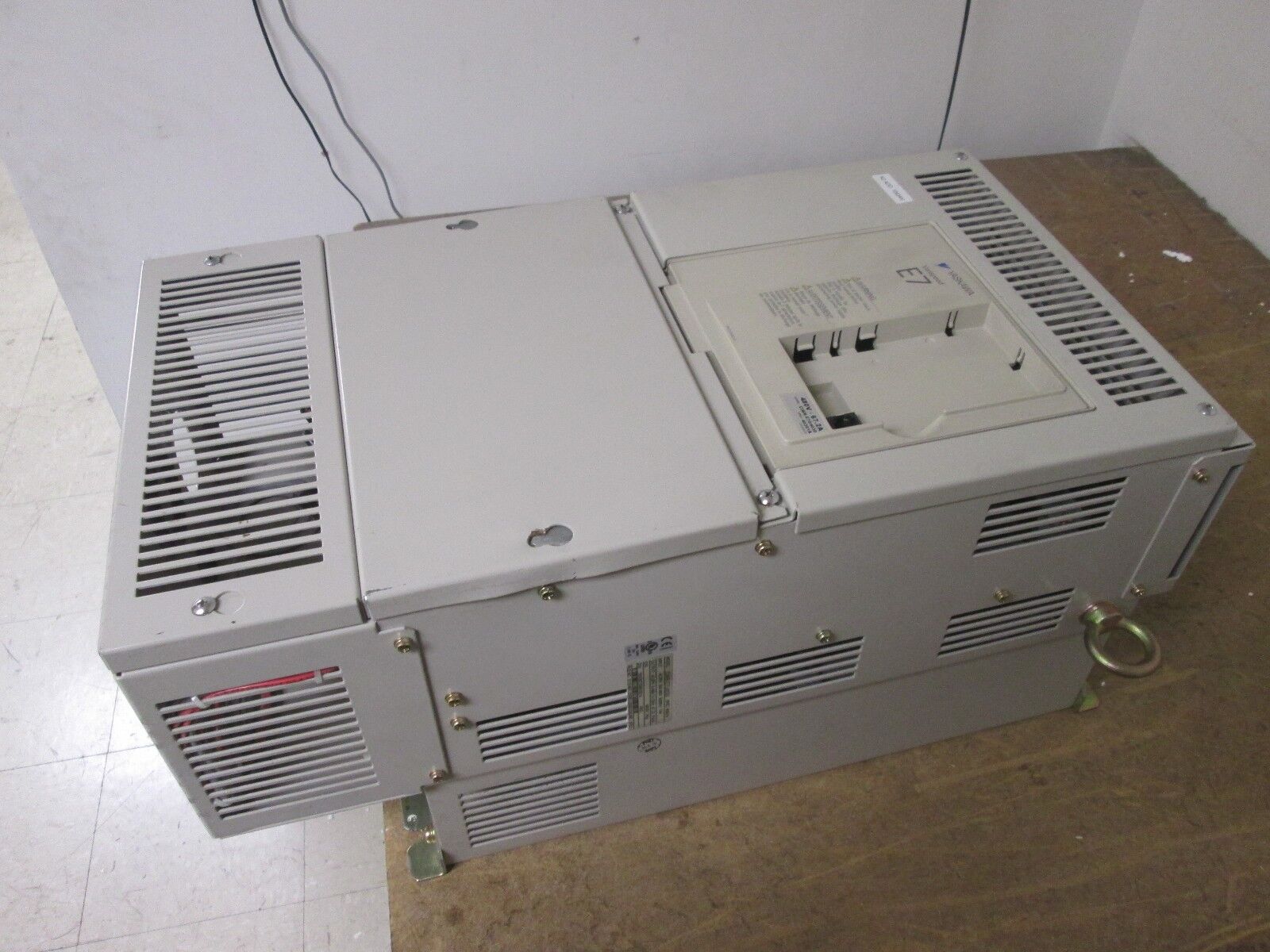 Yaskawa E7 AC Drive CIMR-E7U4030 50HP 3Ph In: 380-480V Out: 0-480V 67.2A Used