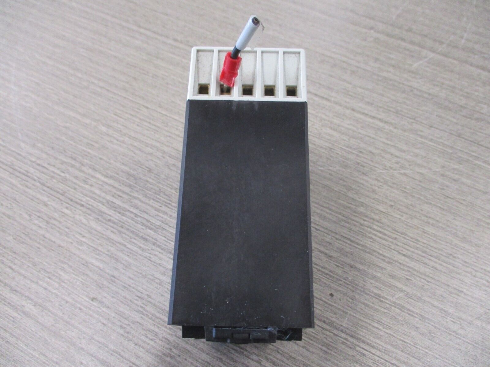 Eaton Voltage Band Relay D65VMP480 480V Used