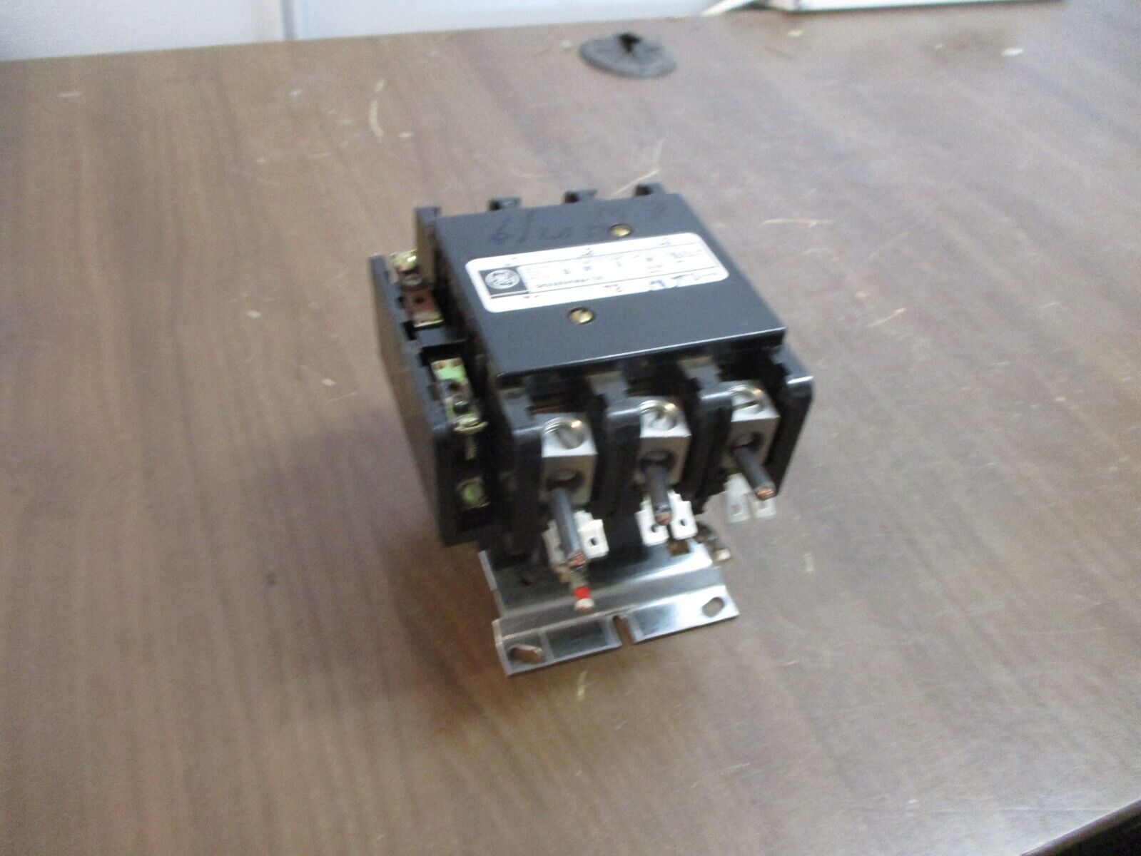GE Contactor CR353EH3BA1DD 115-120V Coil 90A 600V w/ Aux Contact Used