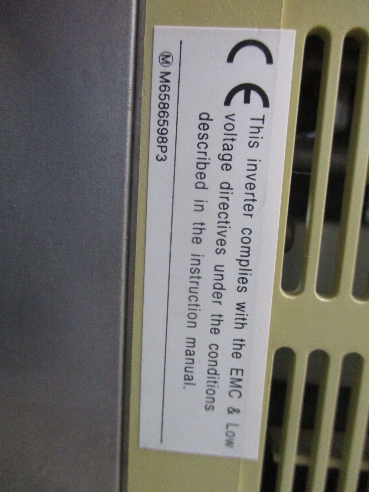 Toshiba AC Drive VFS7-2022UP 3HP 3Ph Input: Output: Used