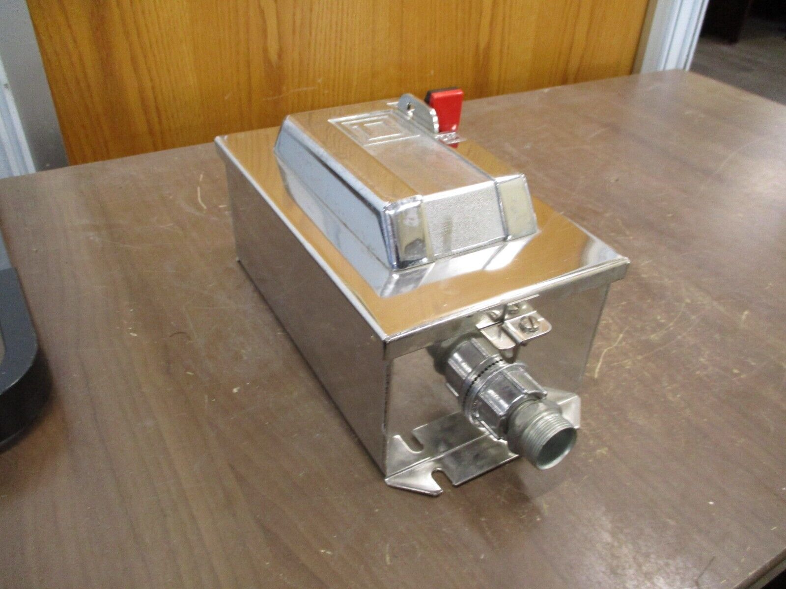 Square D Size M-1 Enclosed Starter 2510 MCW 13 Ser. B Used
