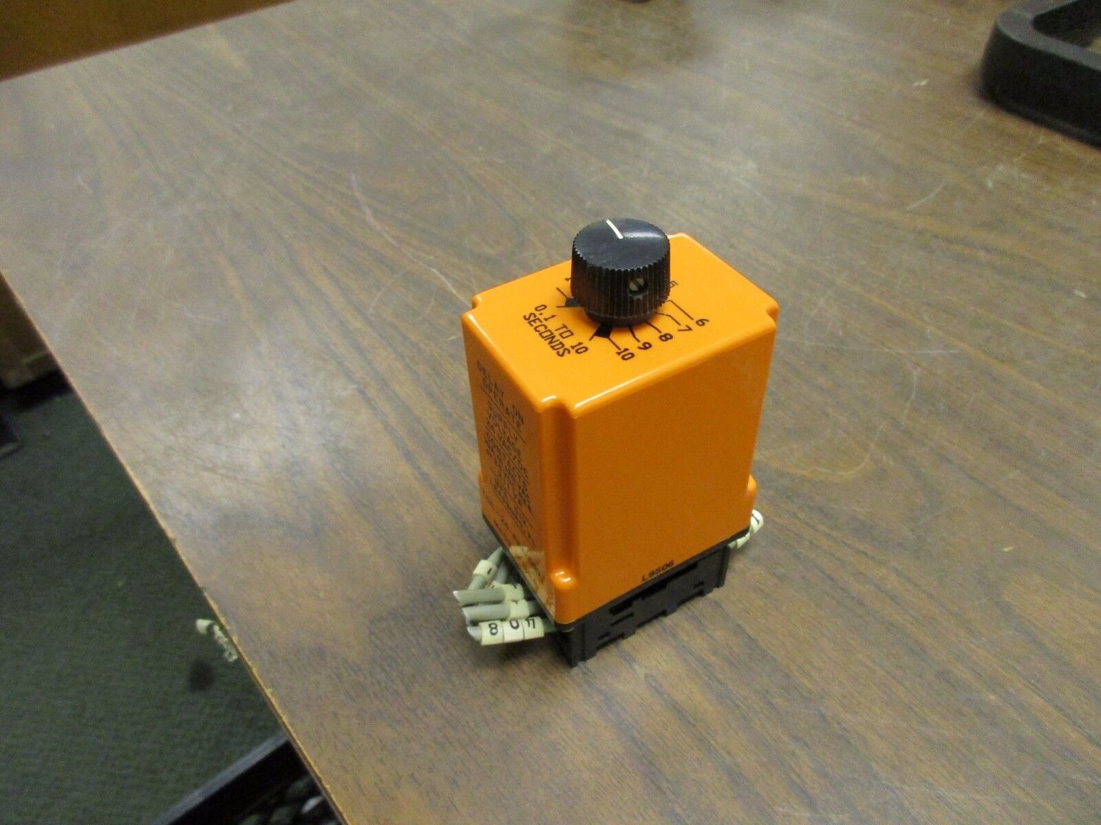 Diversified Electronics Time Delay Relay TDC-24-AKA-010 24V Range:0.1-10Sec Used