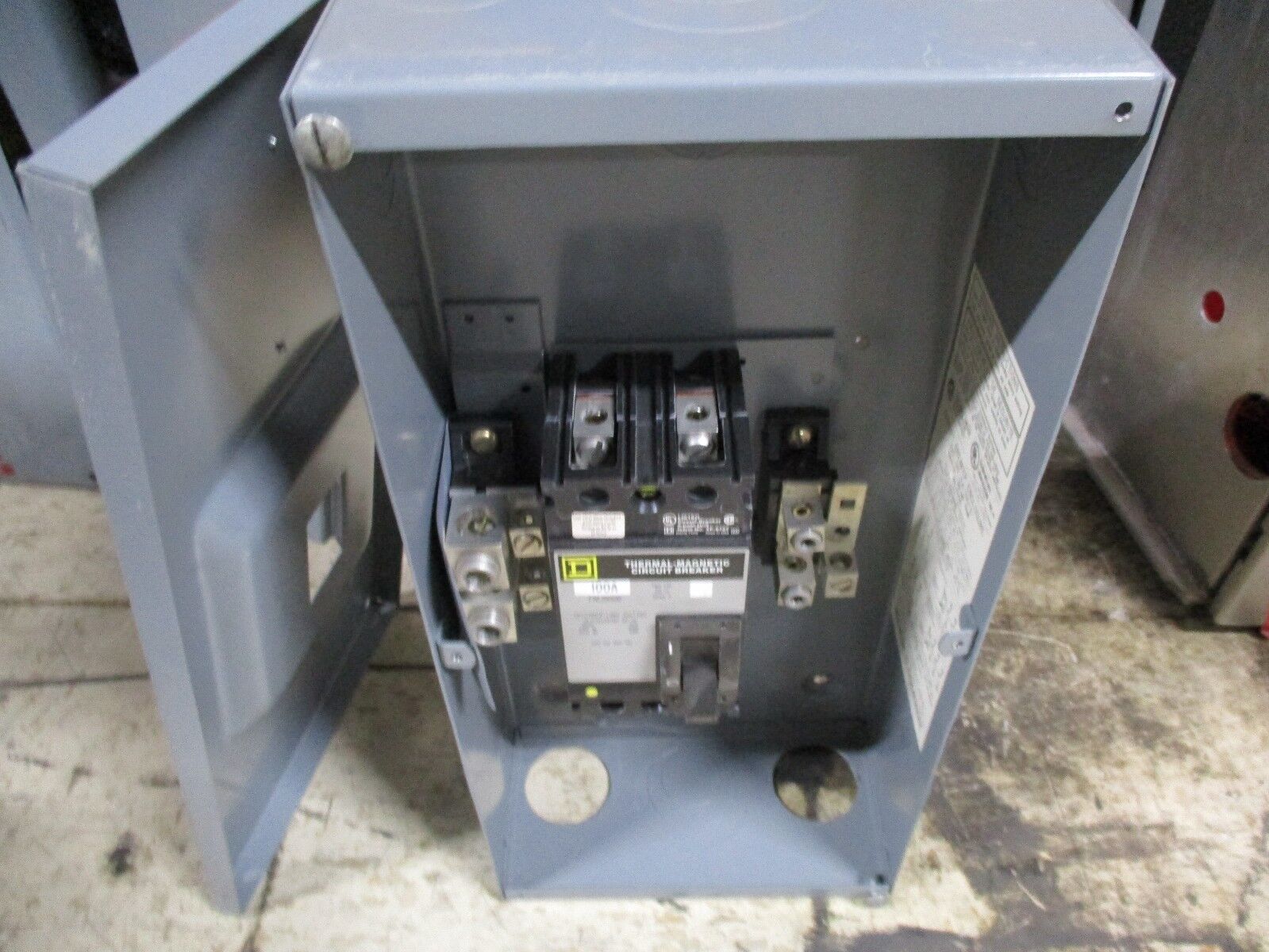 Square D Enclosed Circuit Breaker FAL22100 100A 240V *Missing Cover Screws* Used