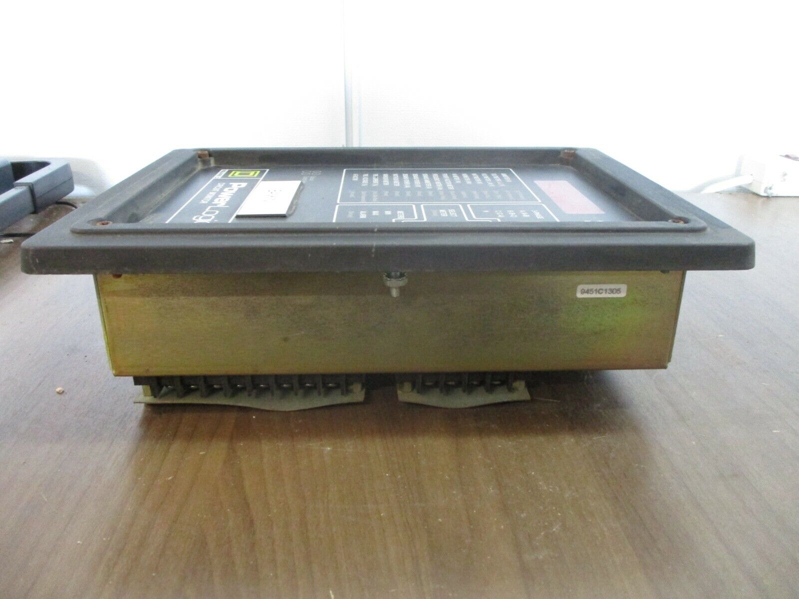 Square D Power Logic Circuit Monitor 3020 CM - 2250 100-264 VAC 50/60Hz Used