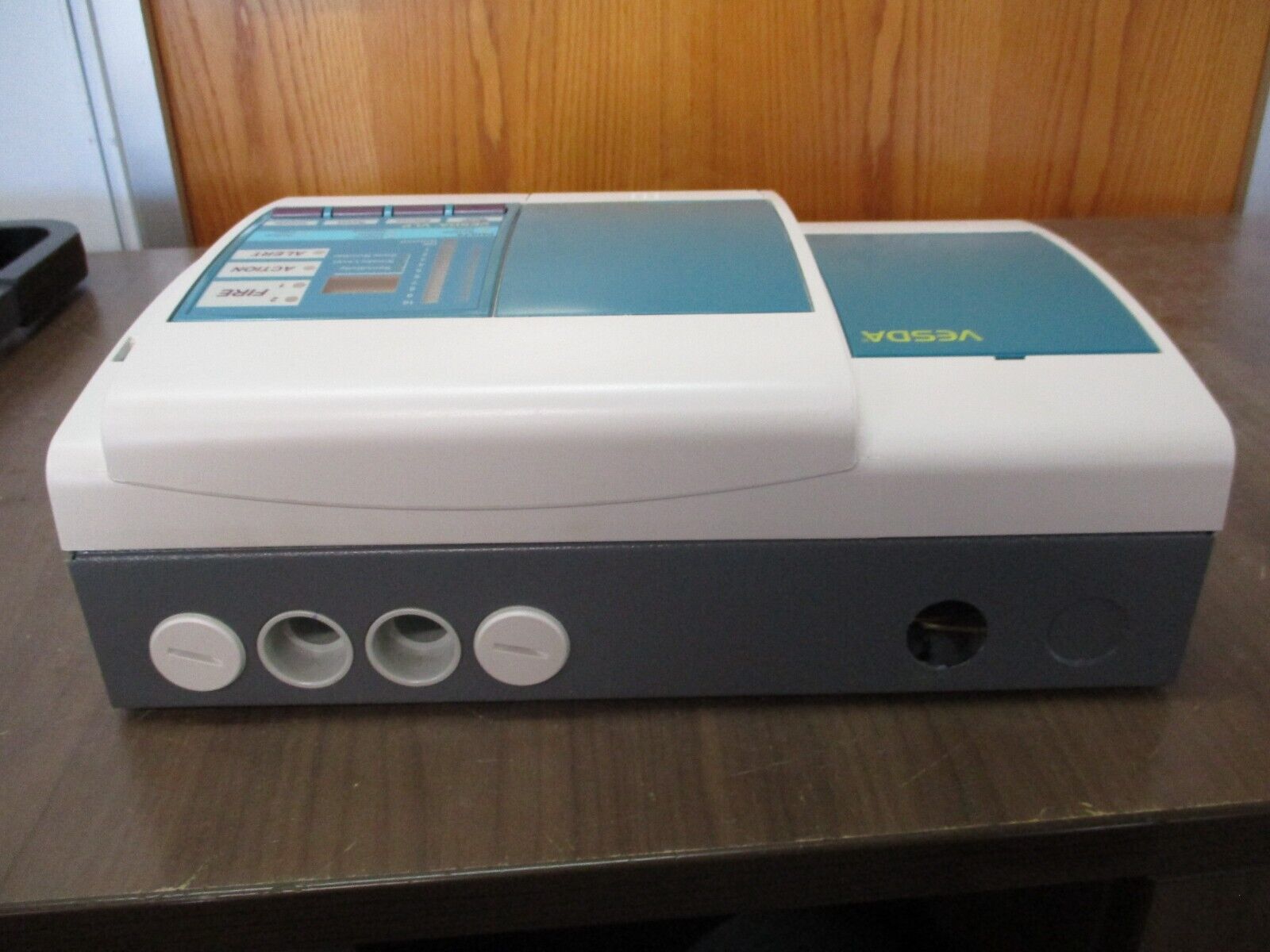 Xtralis Vesda VLP Aspirating Smoke Detector VLP-002 18-30VDC Used
