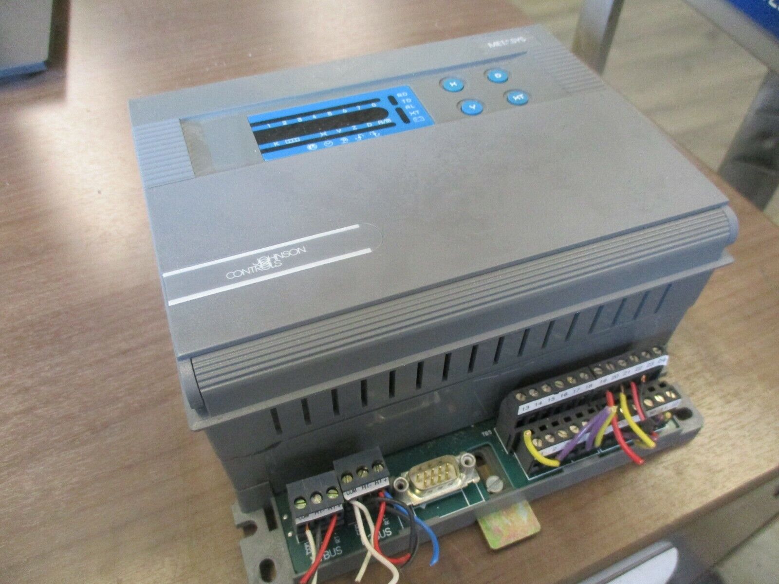 Johnson Controls Metasys Controller DX-9100-8454 24VAC *Cracked Case* Used